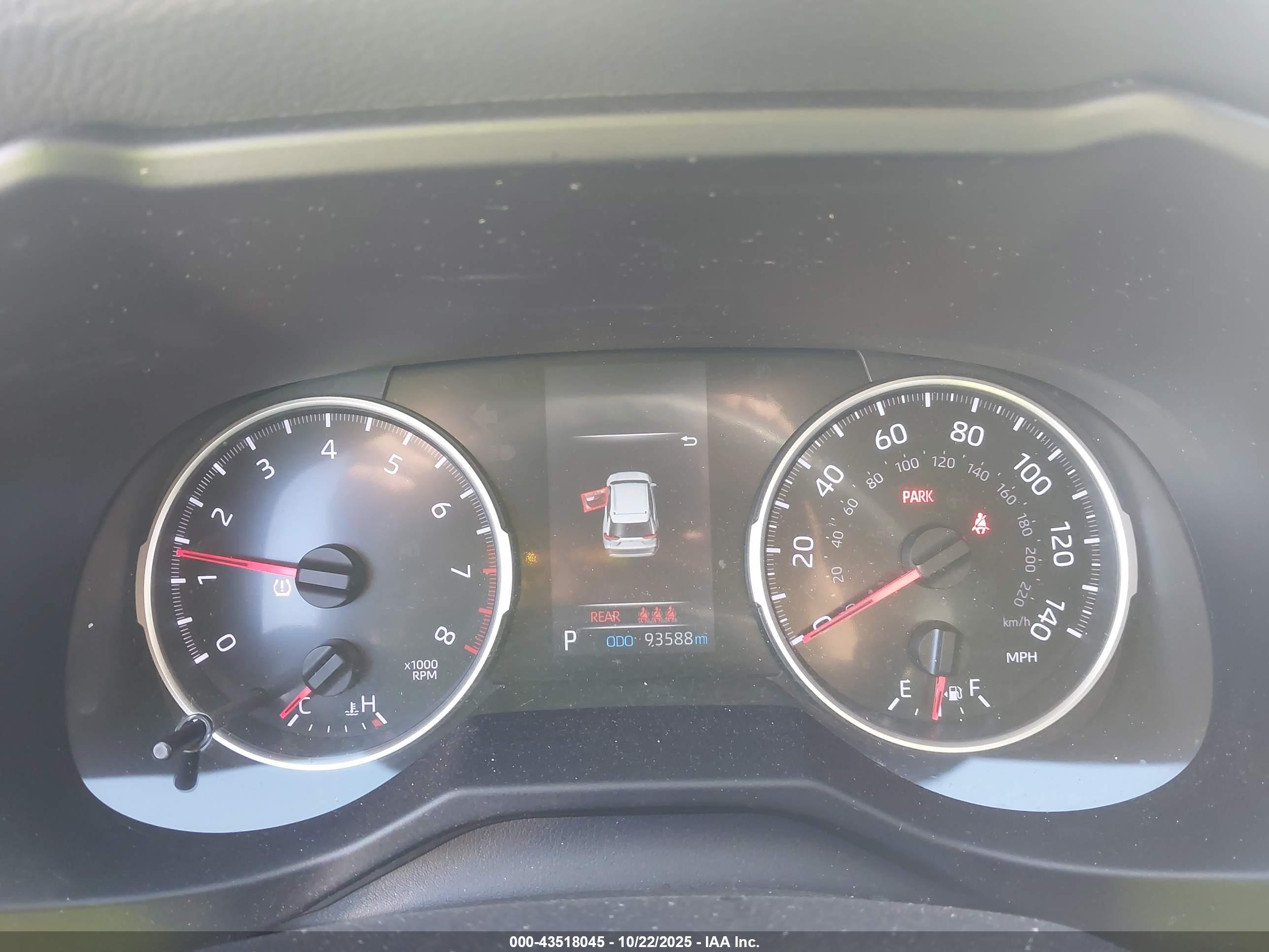 TOYOTA RAV4 image 7