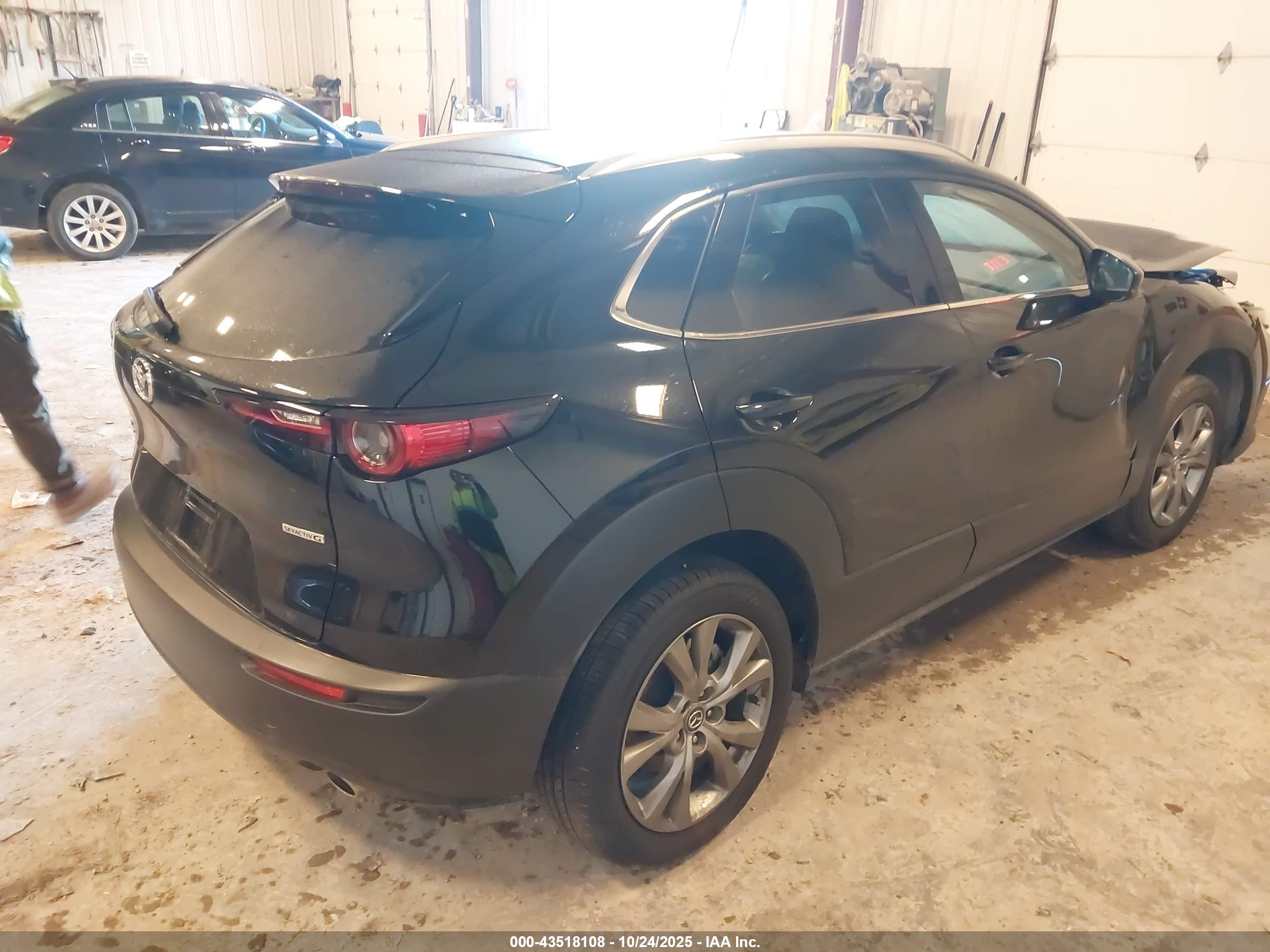 MAZDA CX-30 image 4