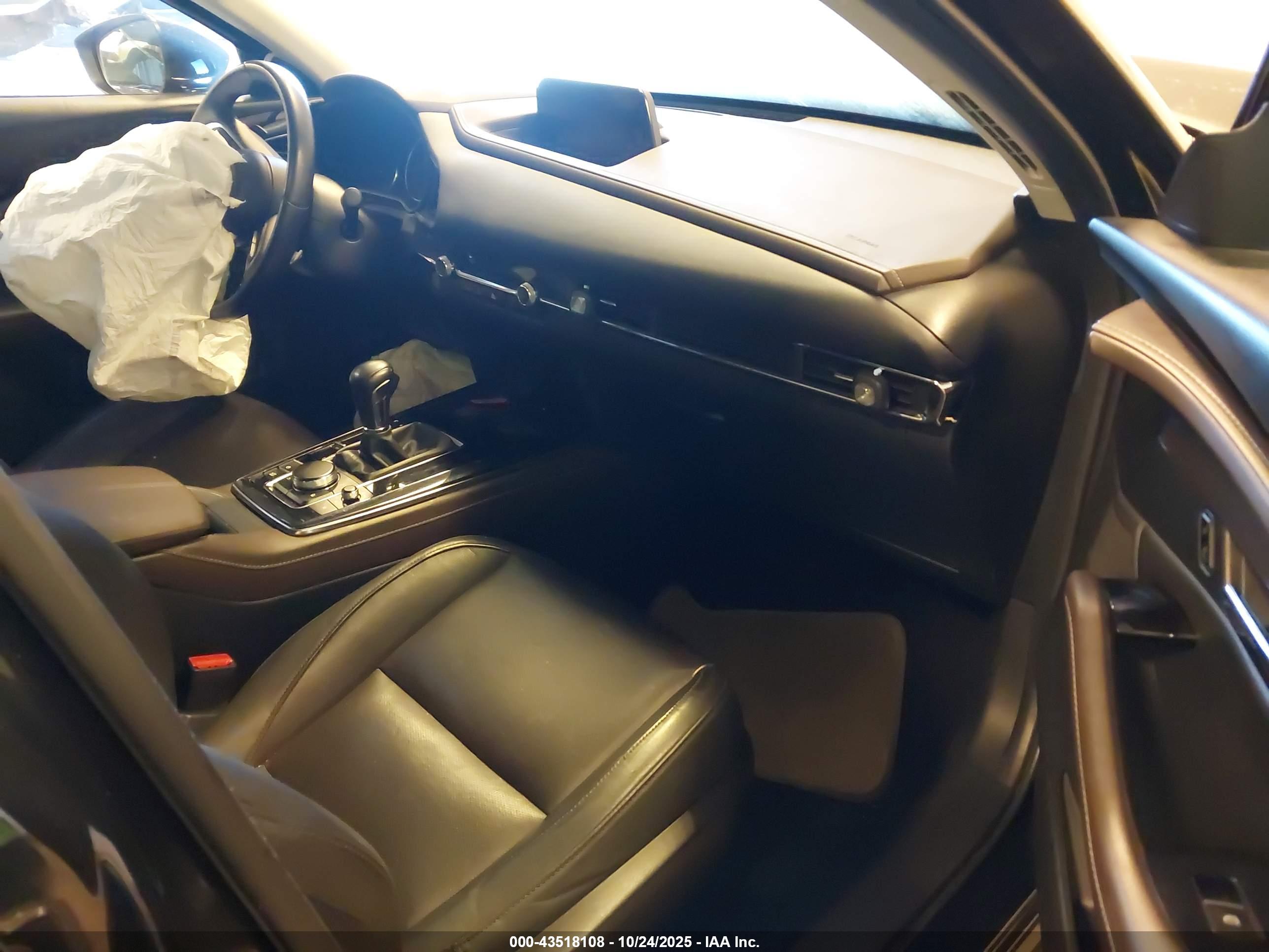 MAZDA CX-30 image 5