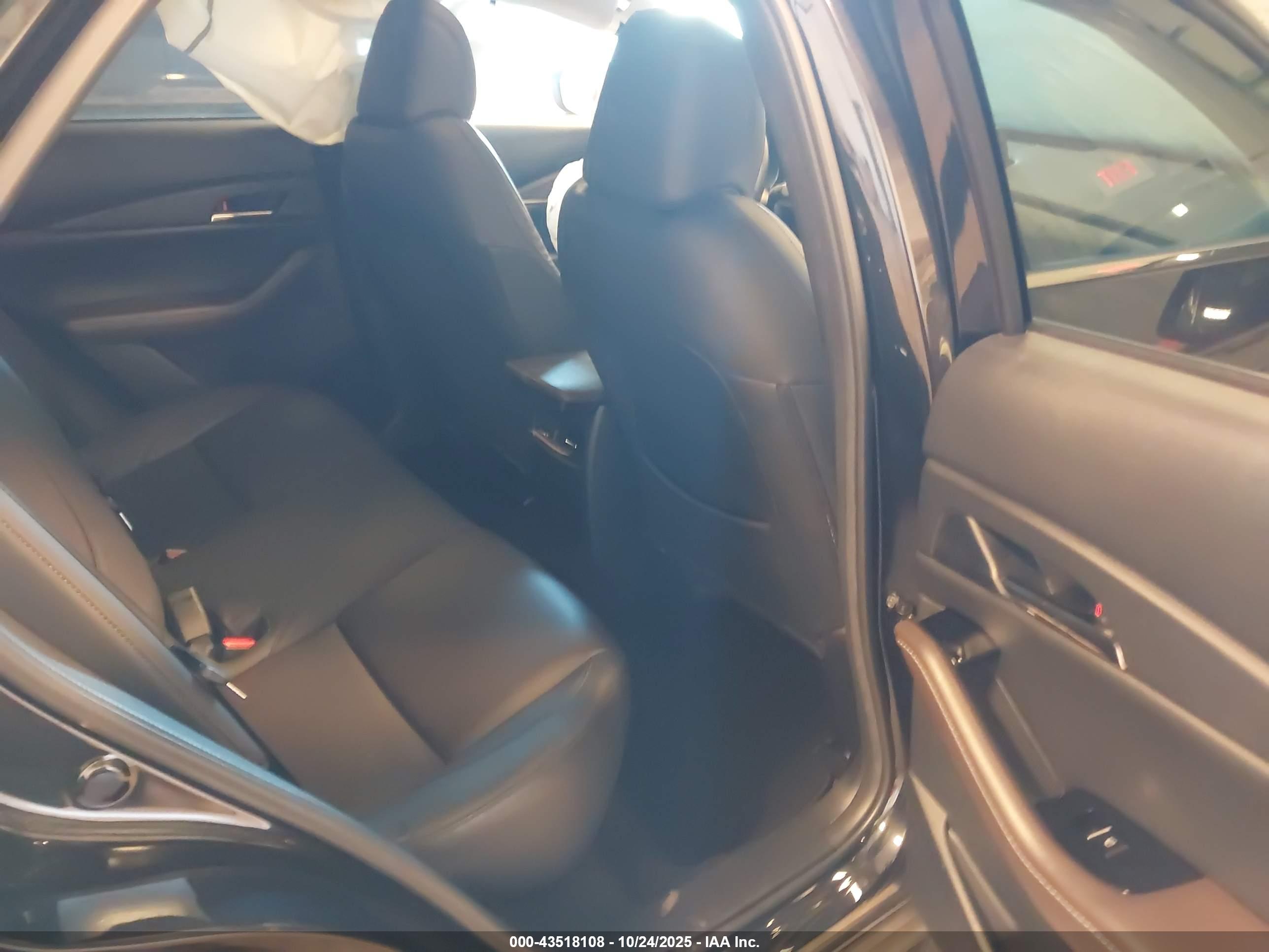 MAZDA CX-30 image 8