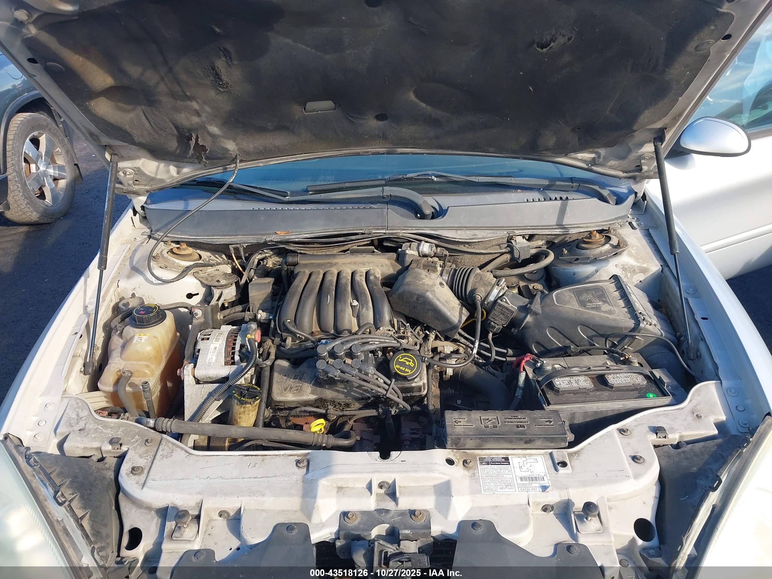 FORD TAURUS image 10