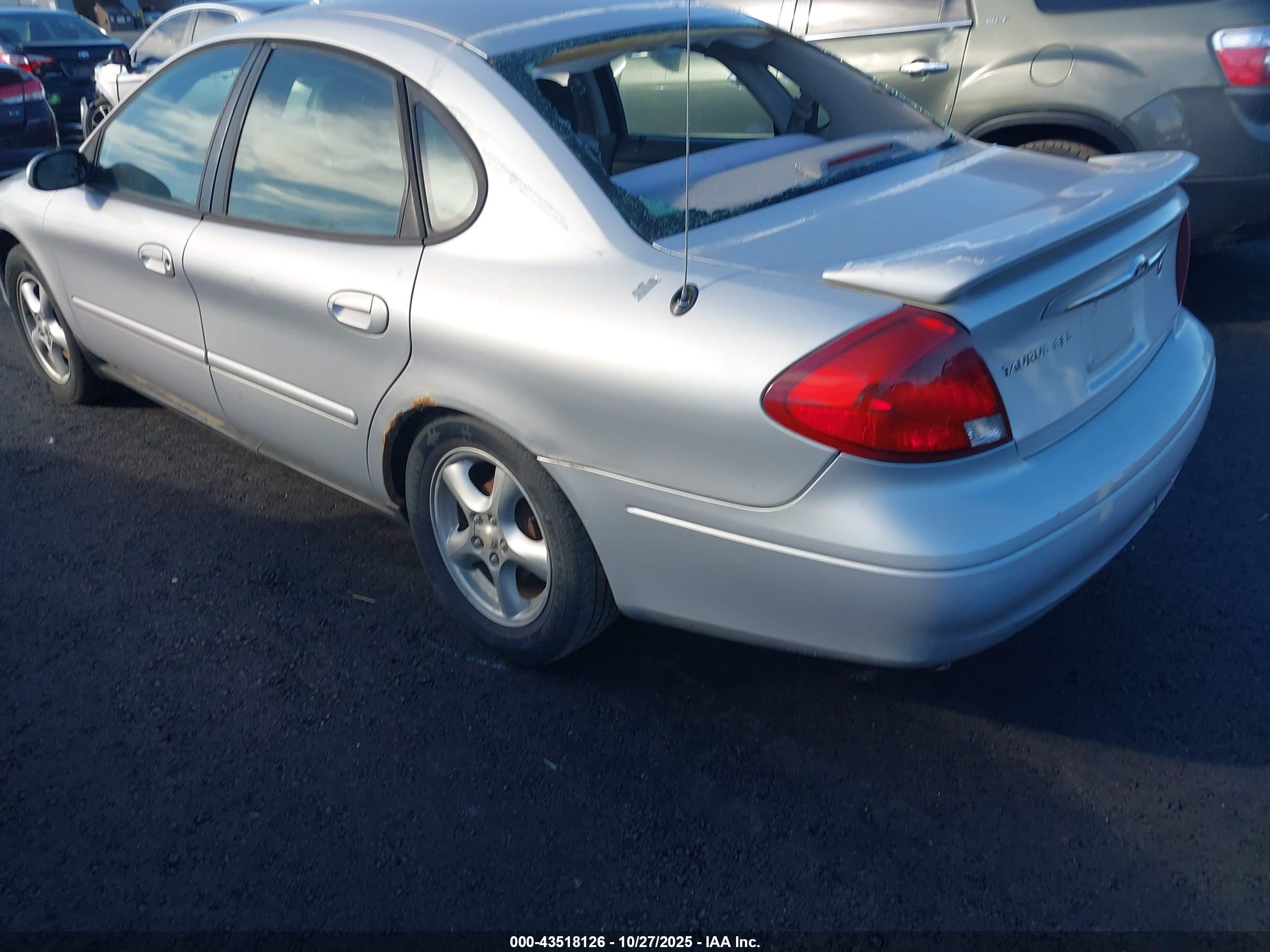 FORD TAURUS image 3