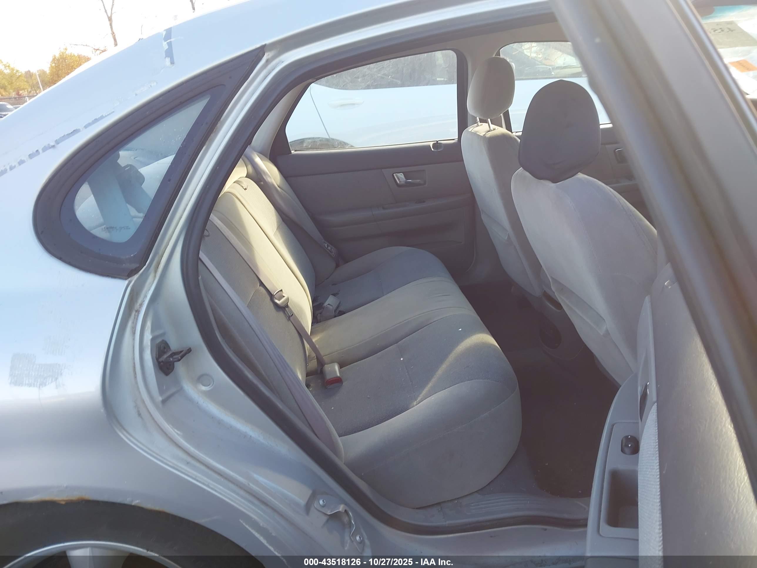 FORD TAURUS image 8