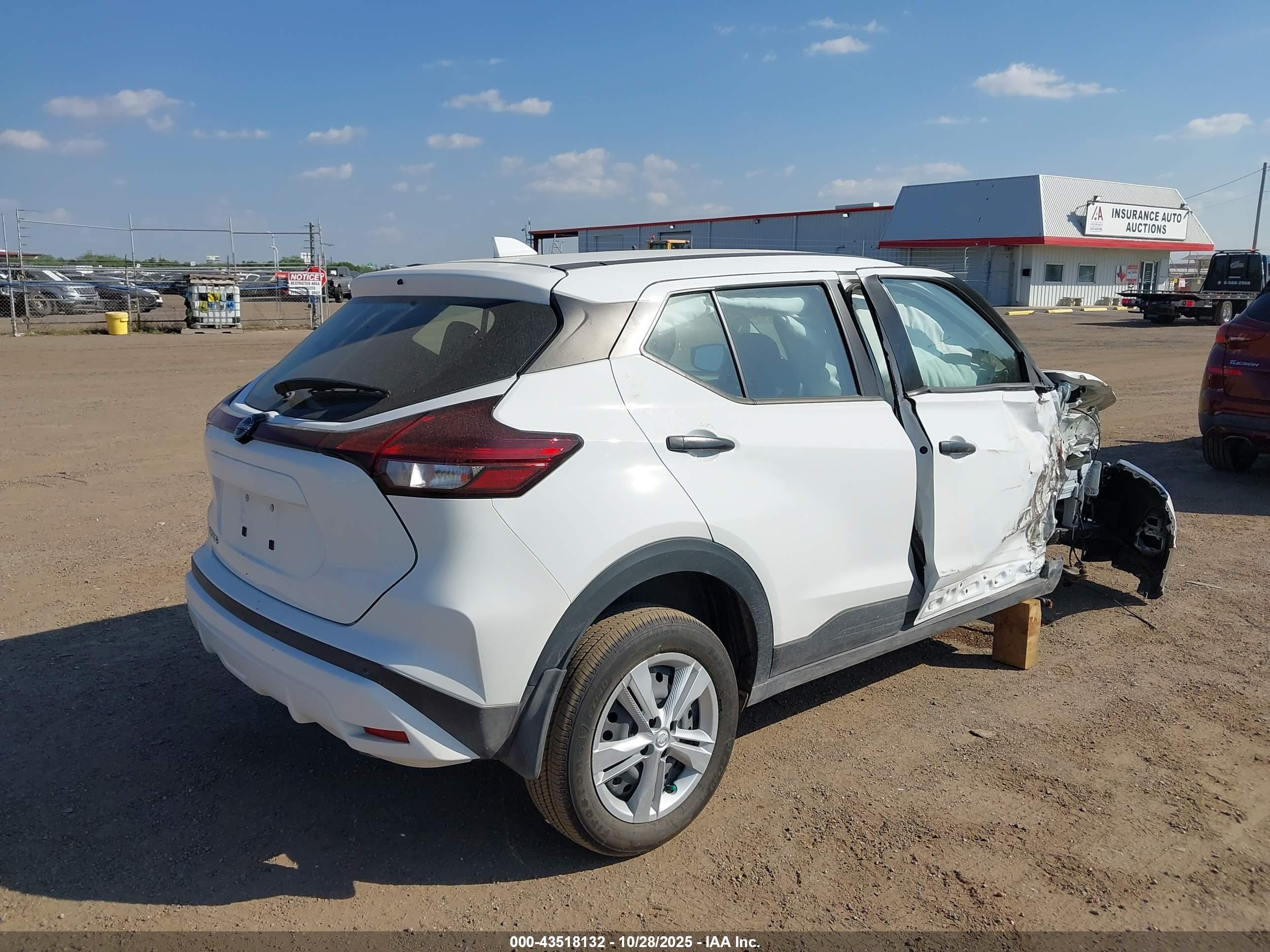 NISSAN KICKS image 4