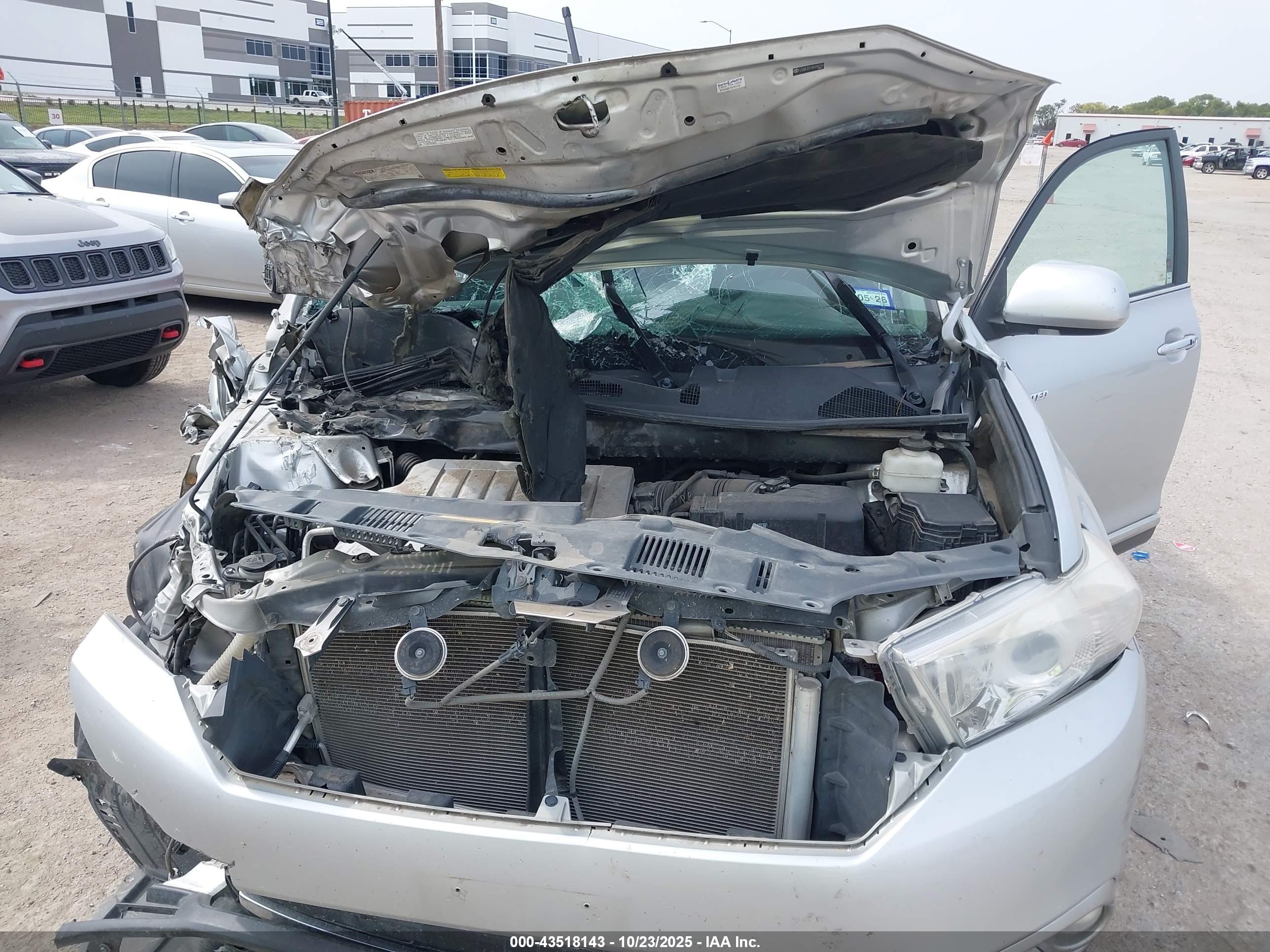 TOYOTA HIGHLANDER image 10
