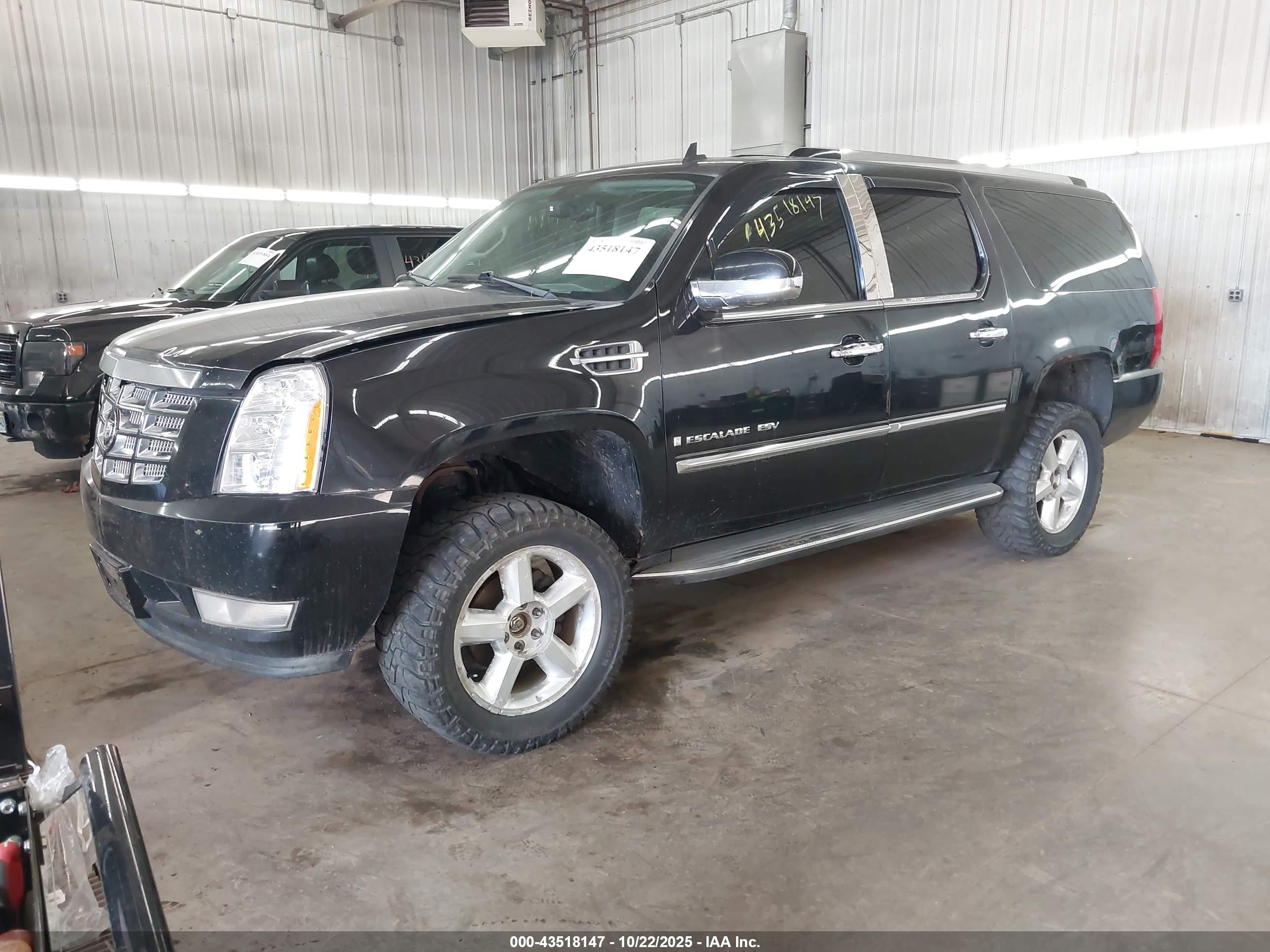 CADILLAC ESCALADE image 2