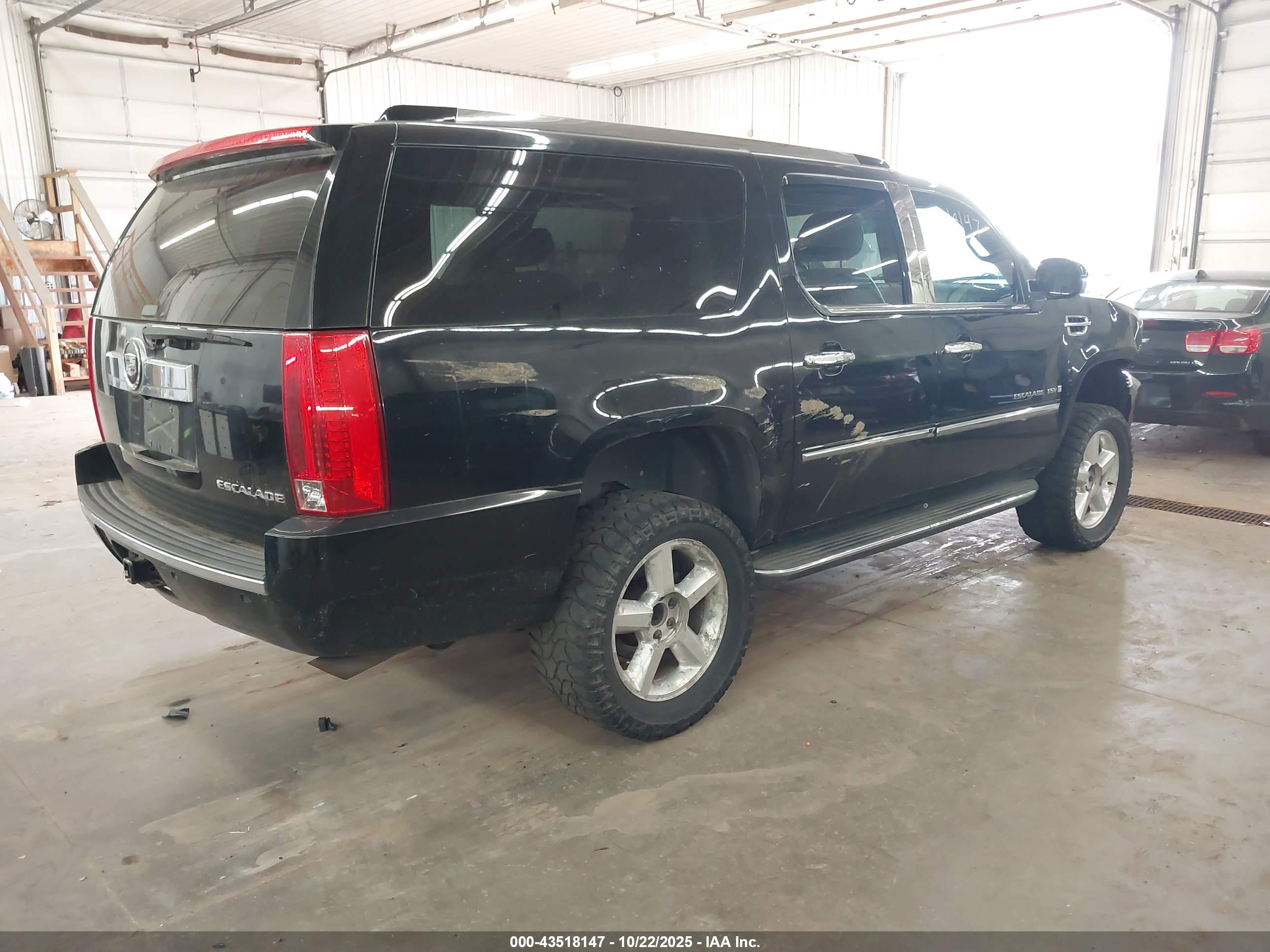 CADILLAC ESCALADE image 4