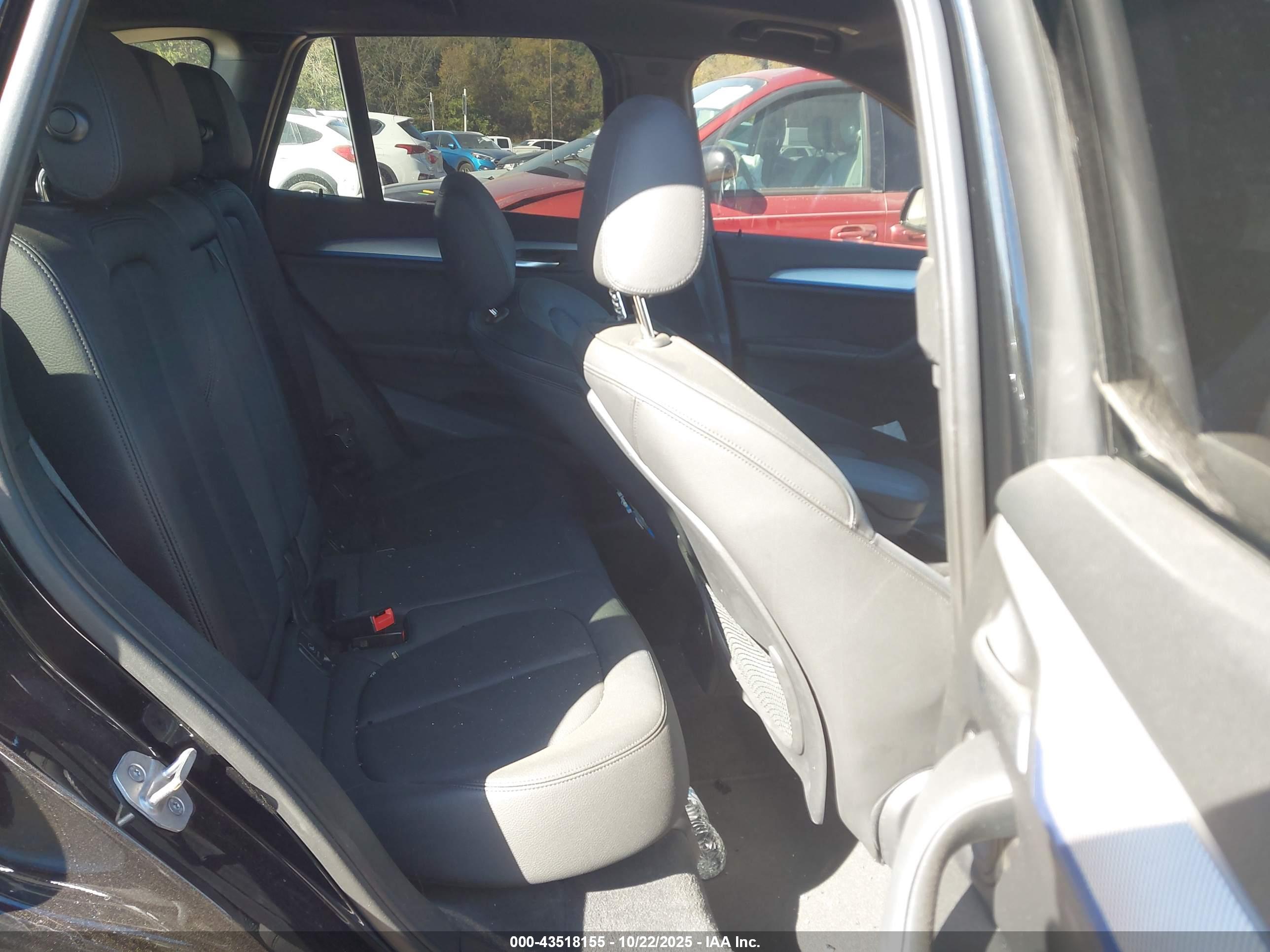 BMW X1 image 8
