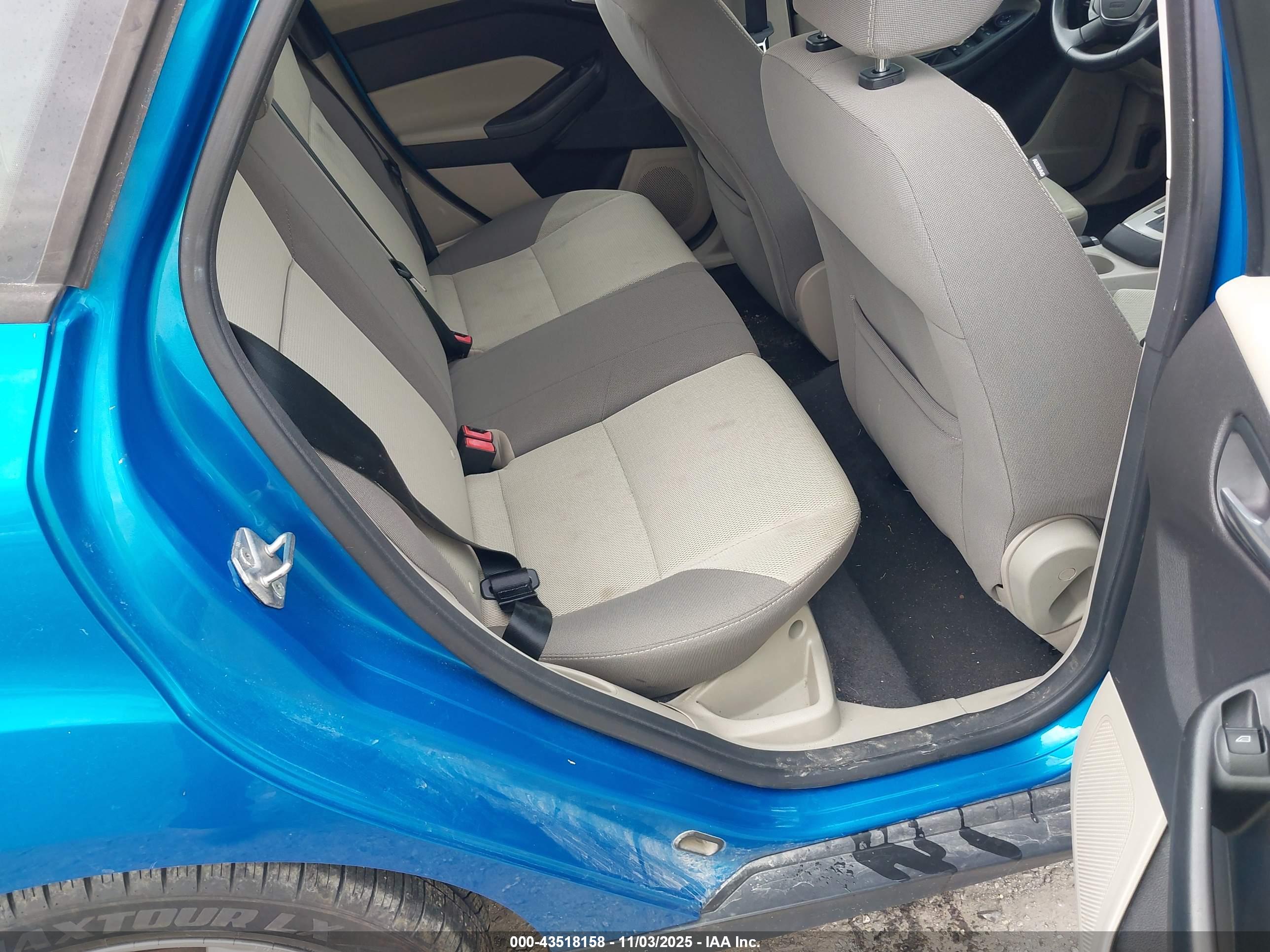 FORD FOCUS image 8