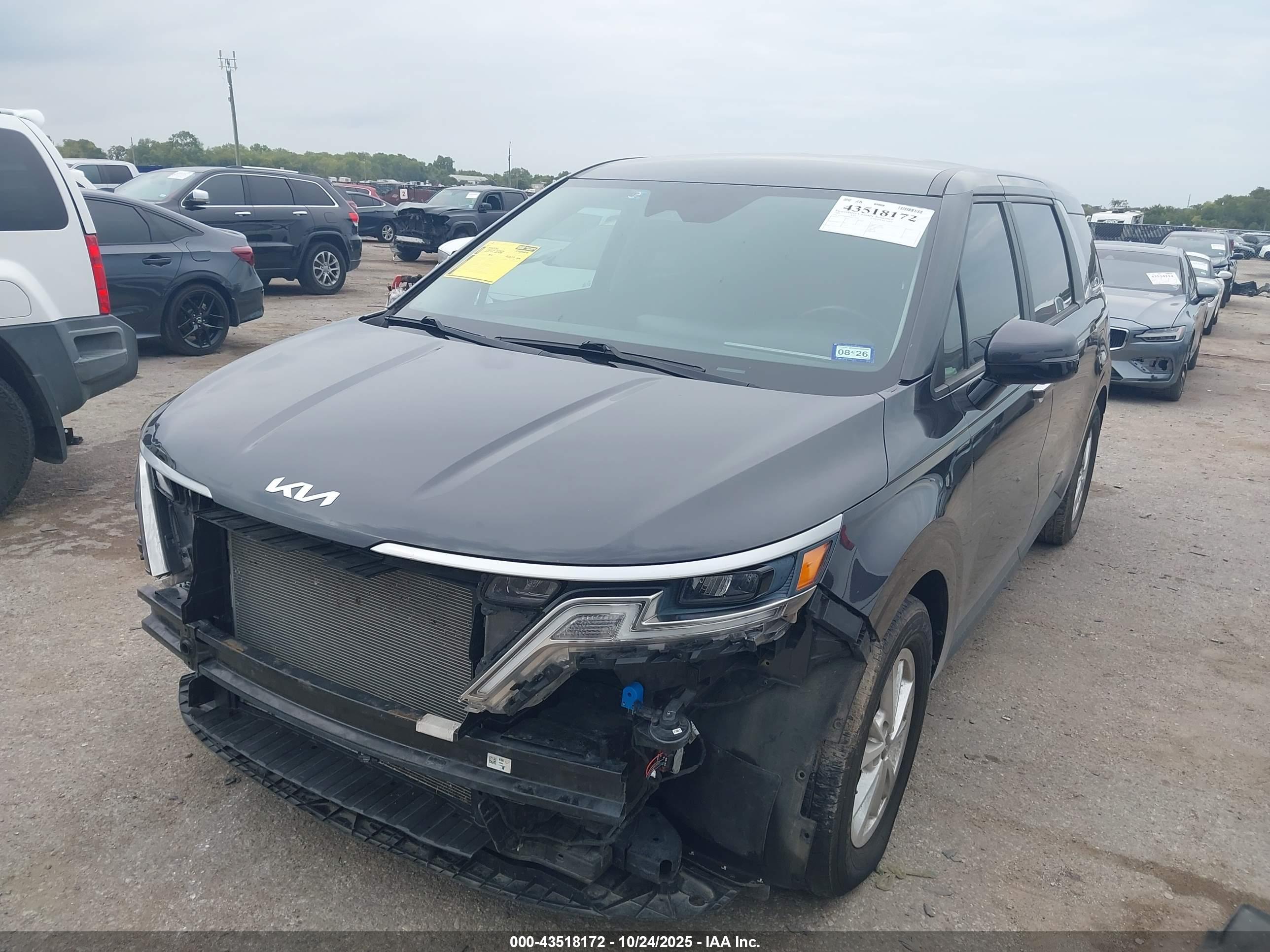 KIA CARNIVAL image 2
