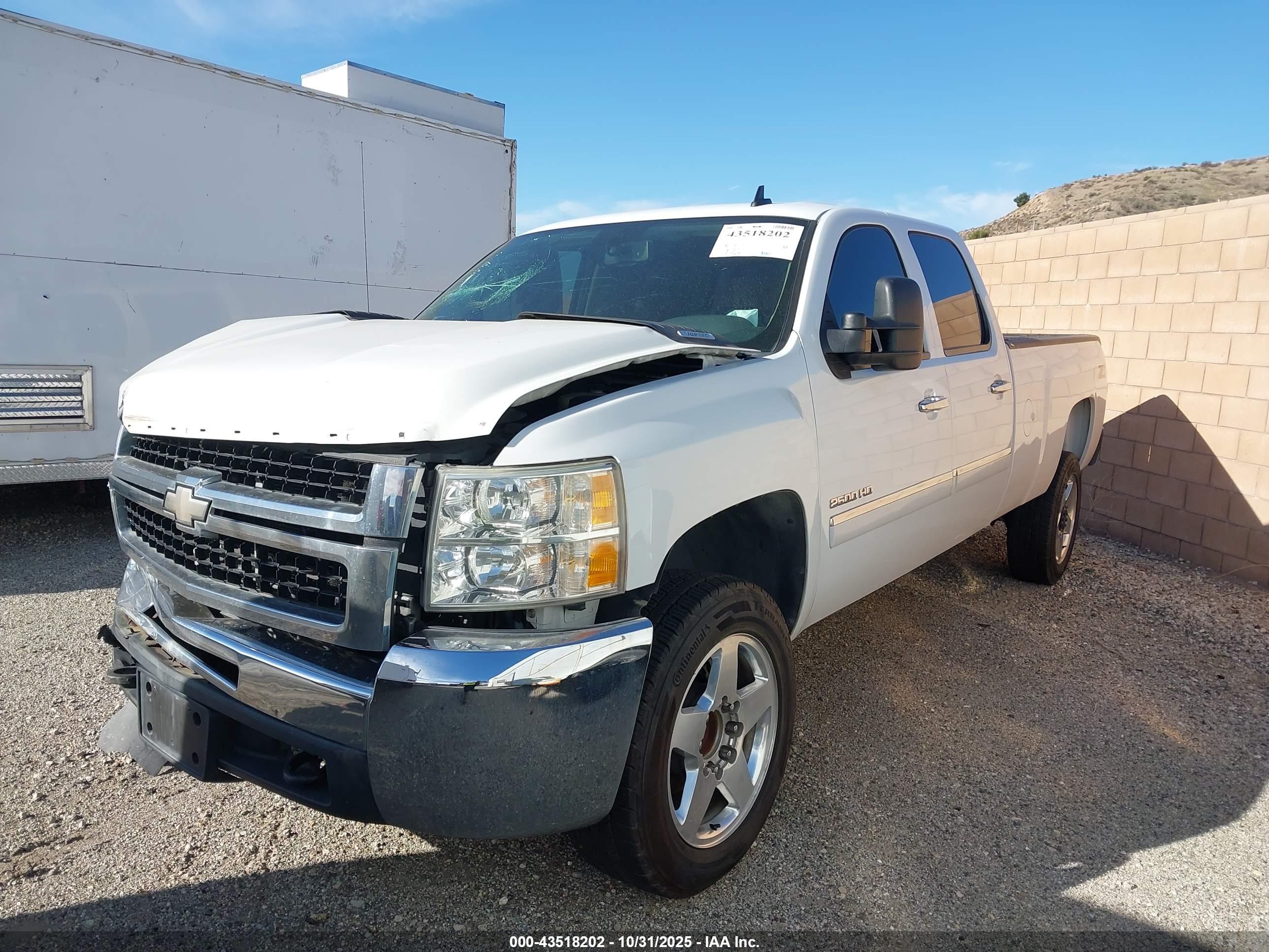 CHEVROLET SILVERADO image 2