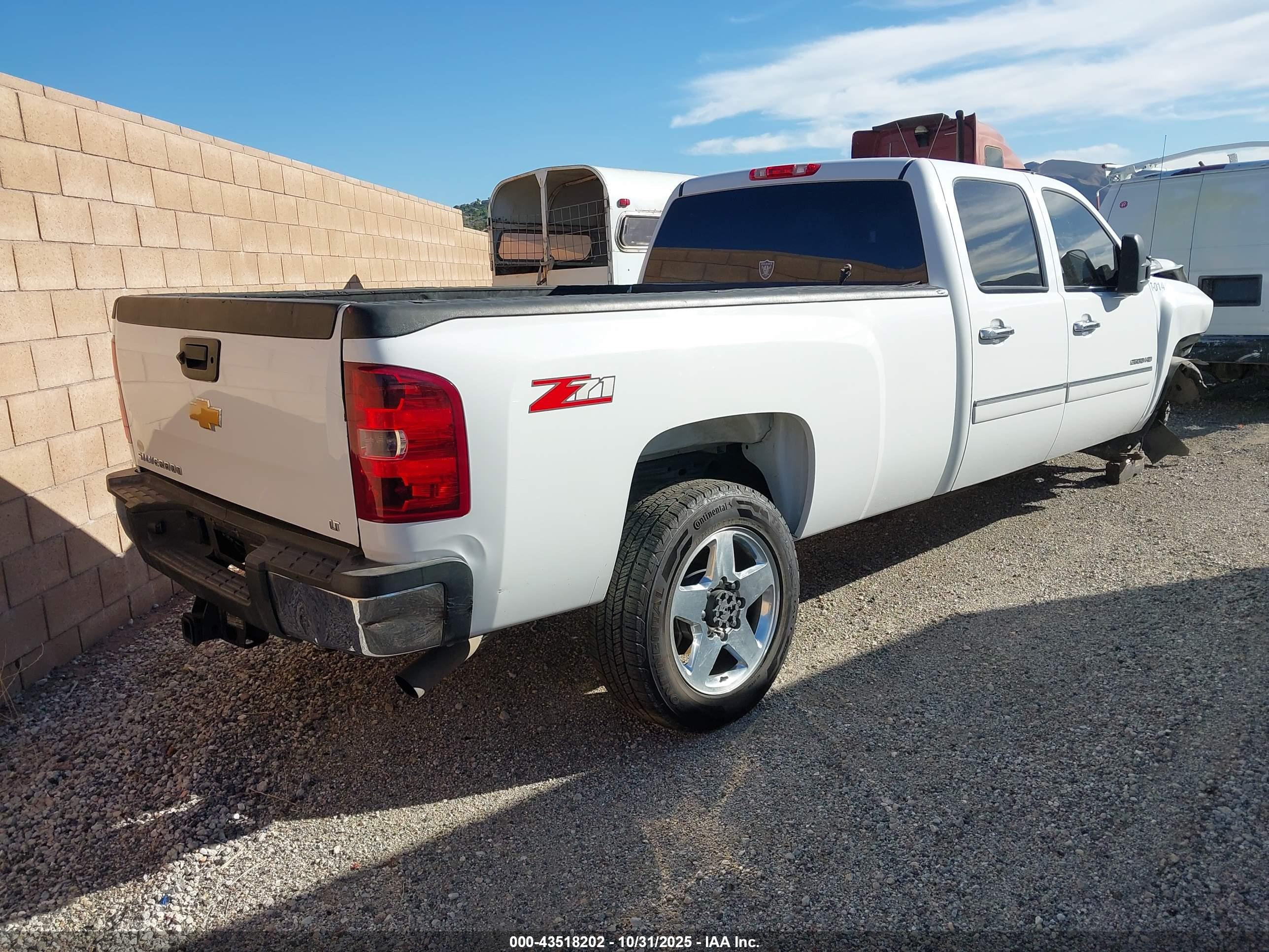 CHEVROLET SILVERADO image 4