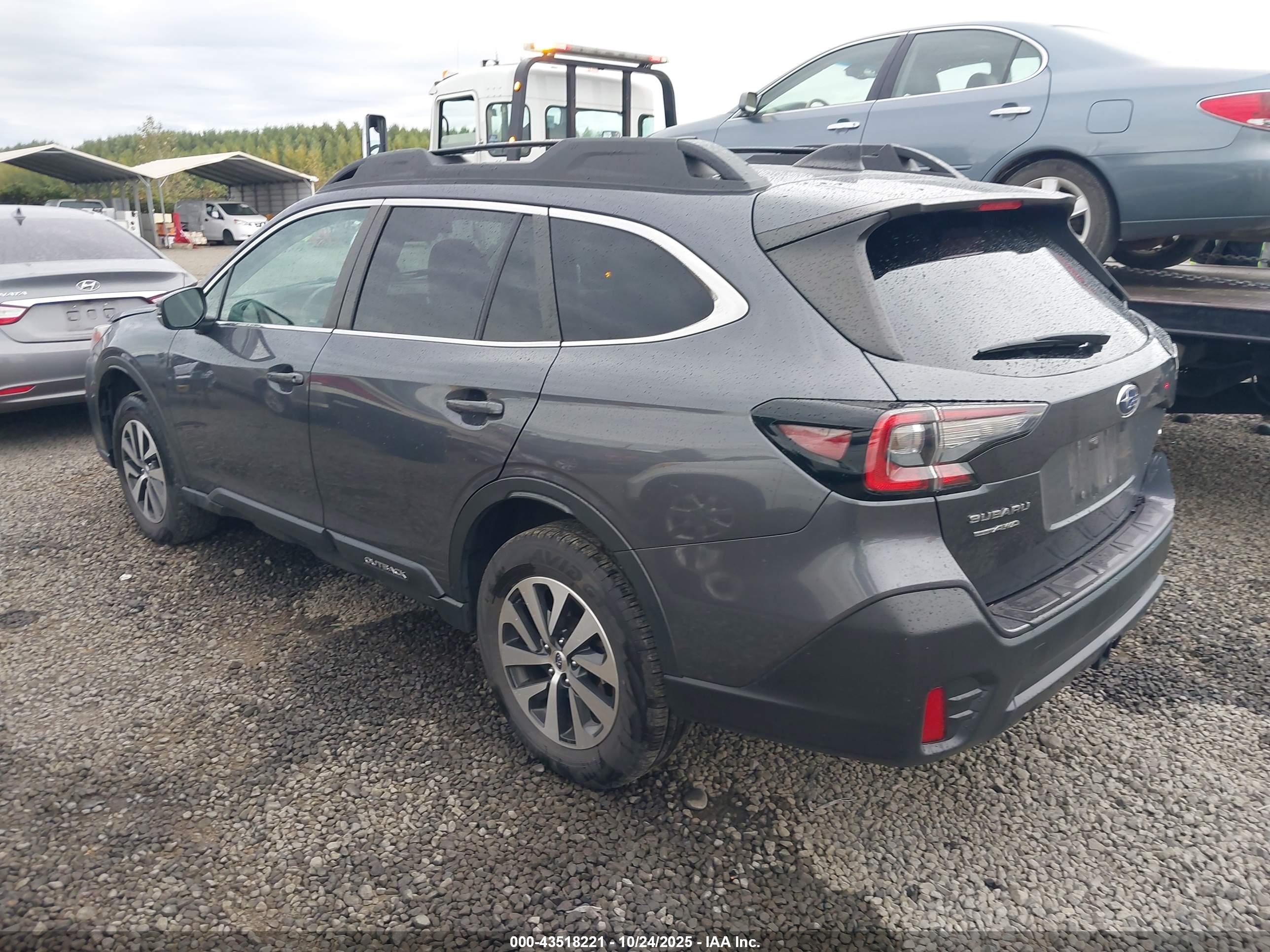 SUBARU OUTBACK image 3