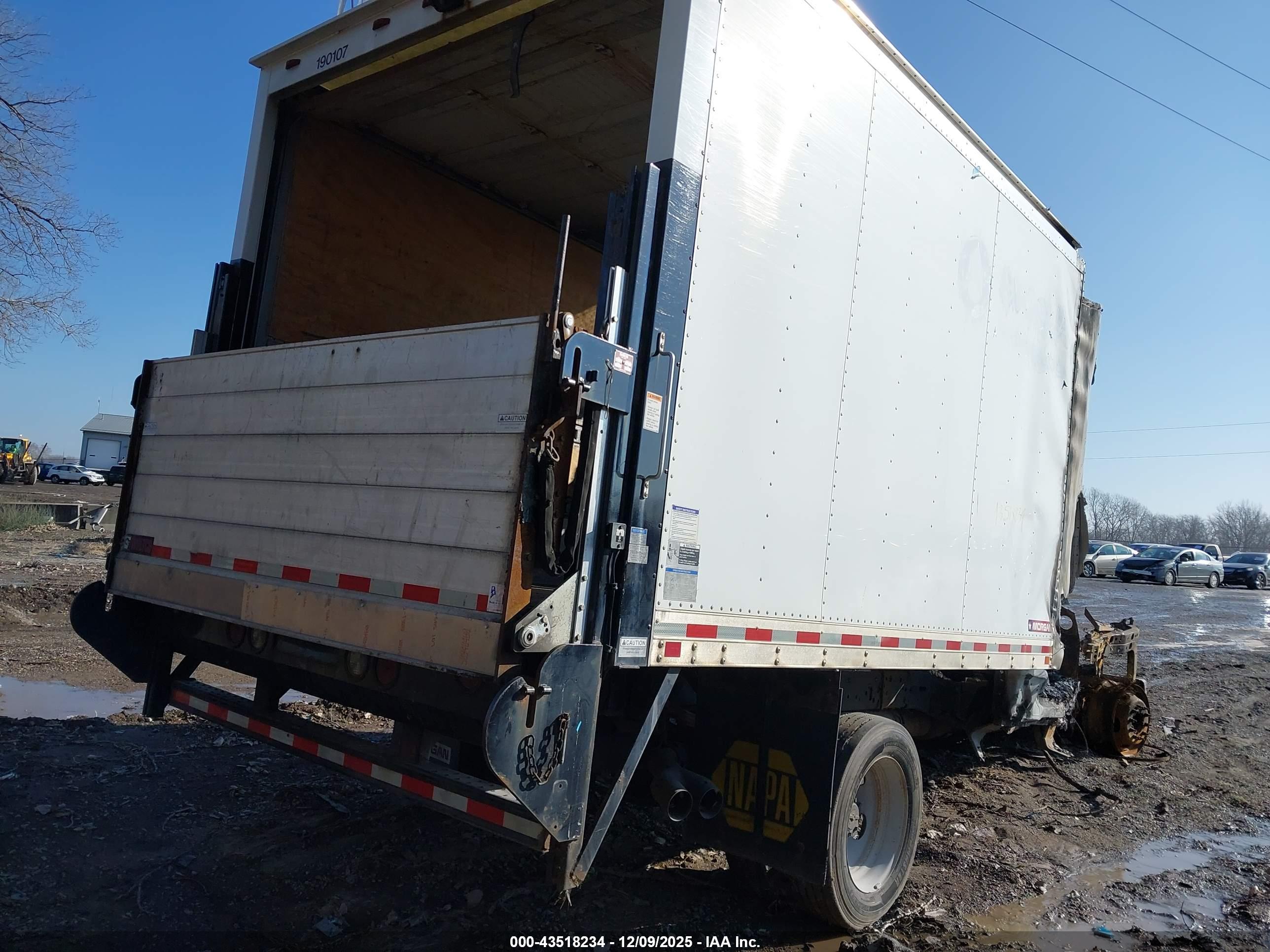 FORD F-550 image 4