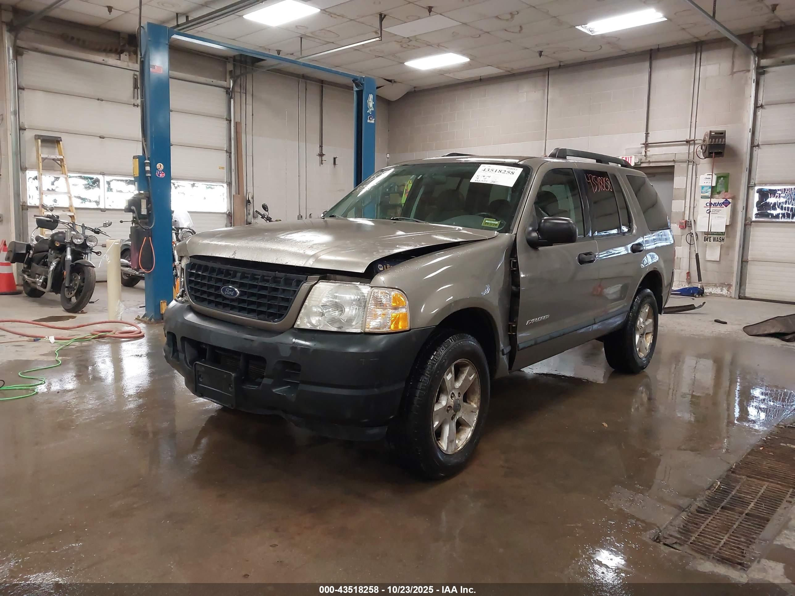 FORD EXPLORER image 2
