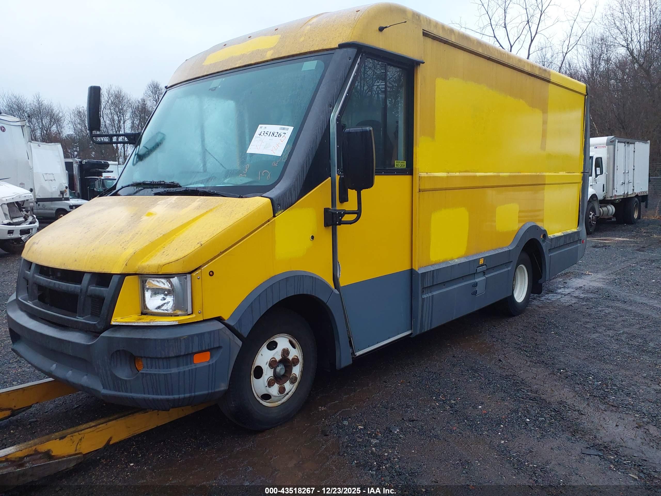 ISUZU REACH image 2