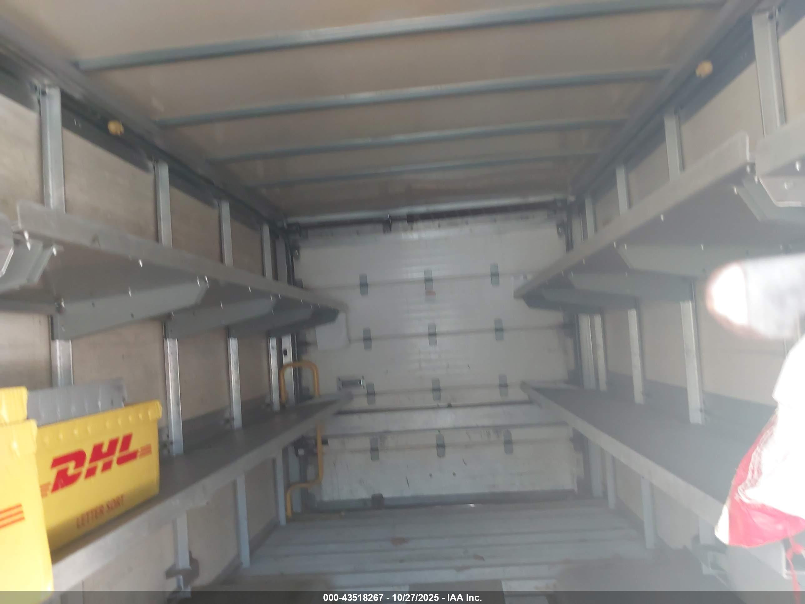 ISUZU REACH image 7