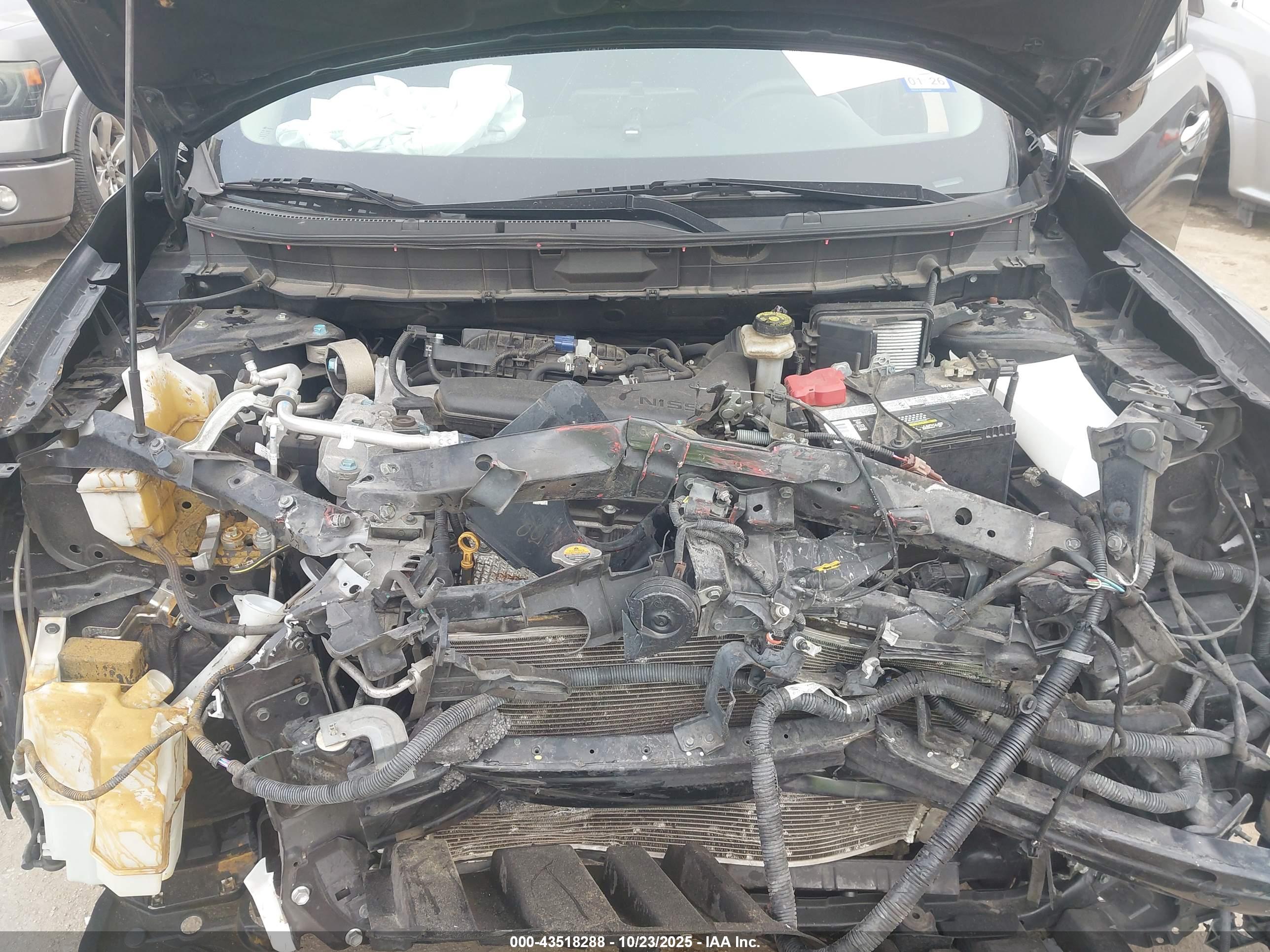 NISSAN ROGUE image 10