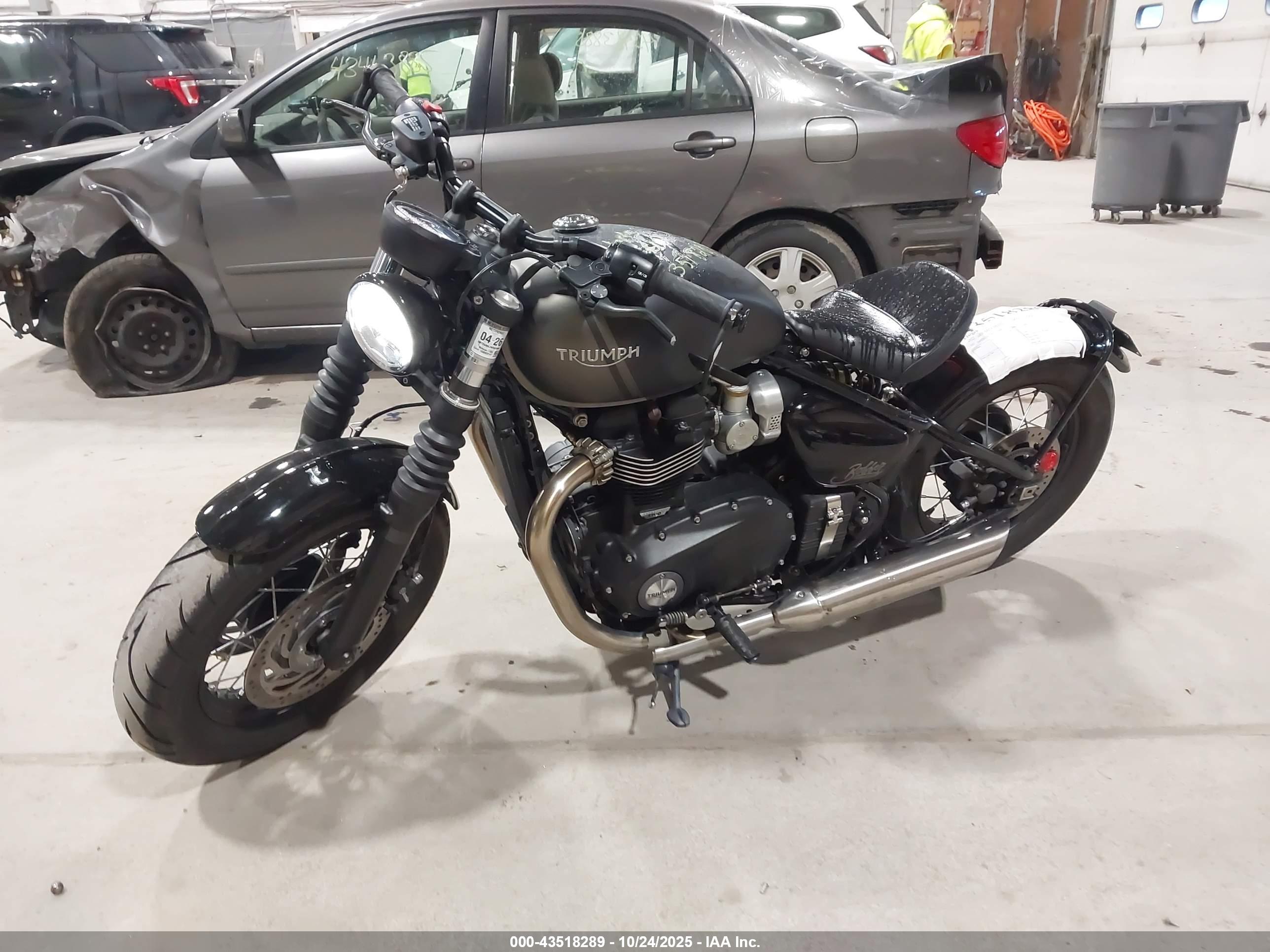 TRIUMPH MOTORCYCLE image 2