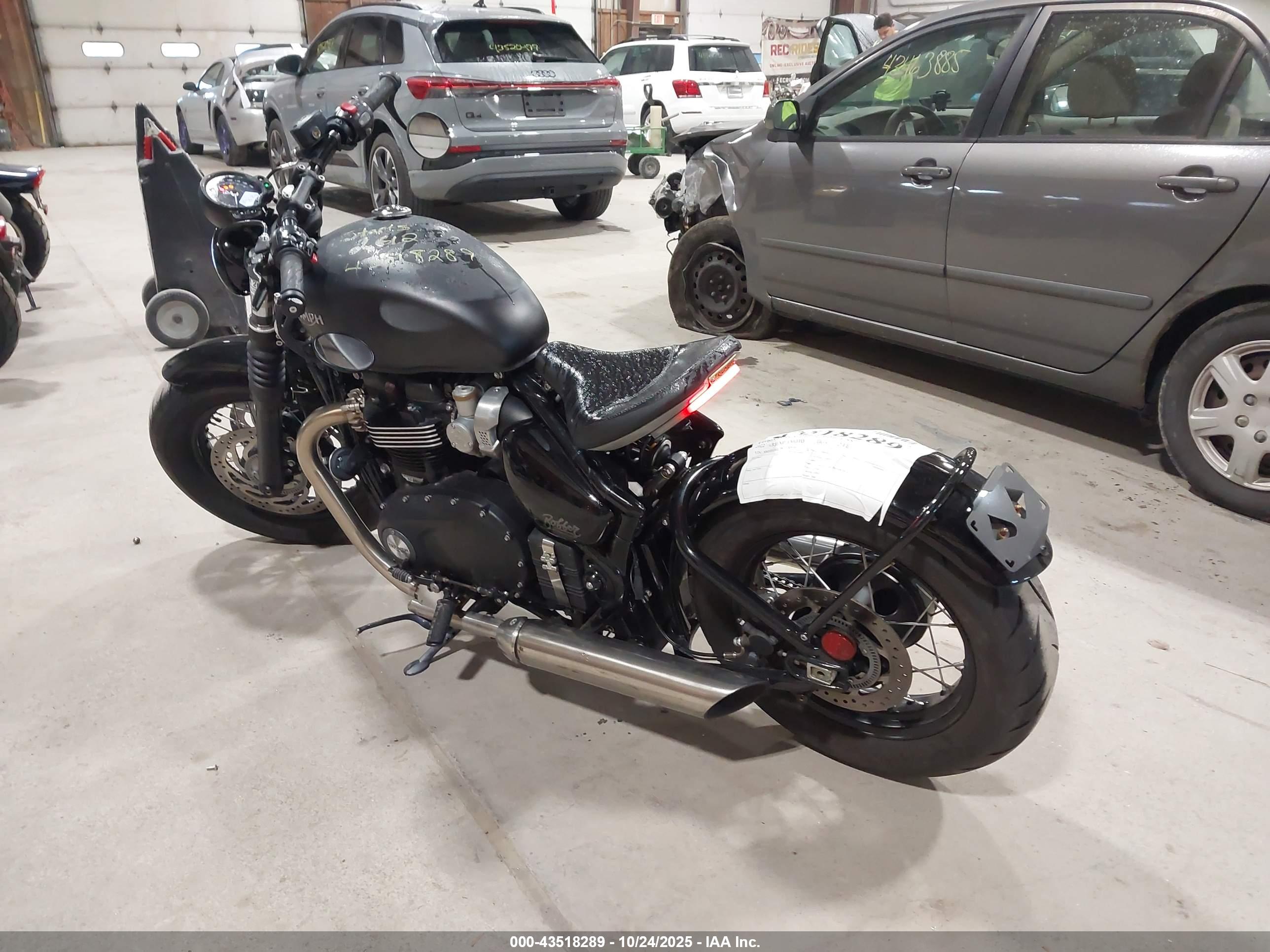 TRIUMPH MOTORCYCLE image 3