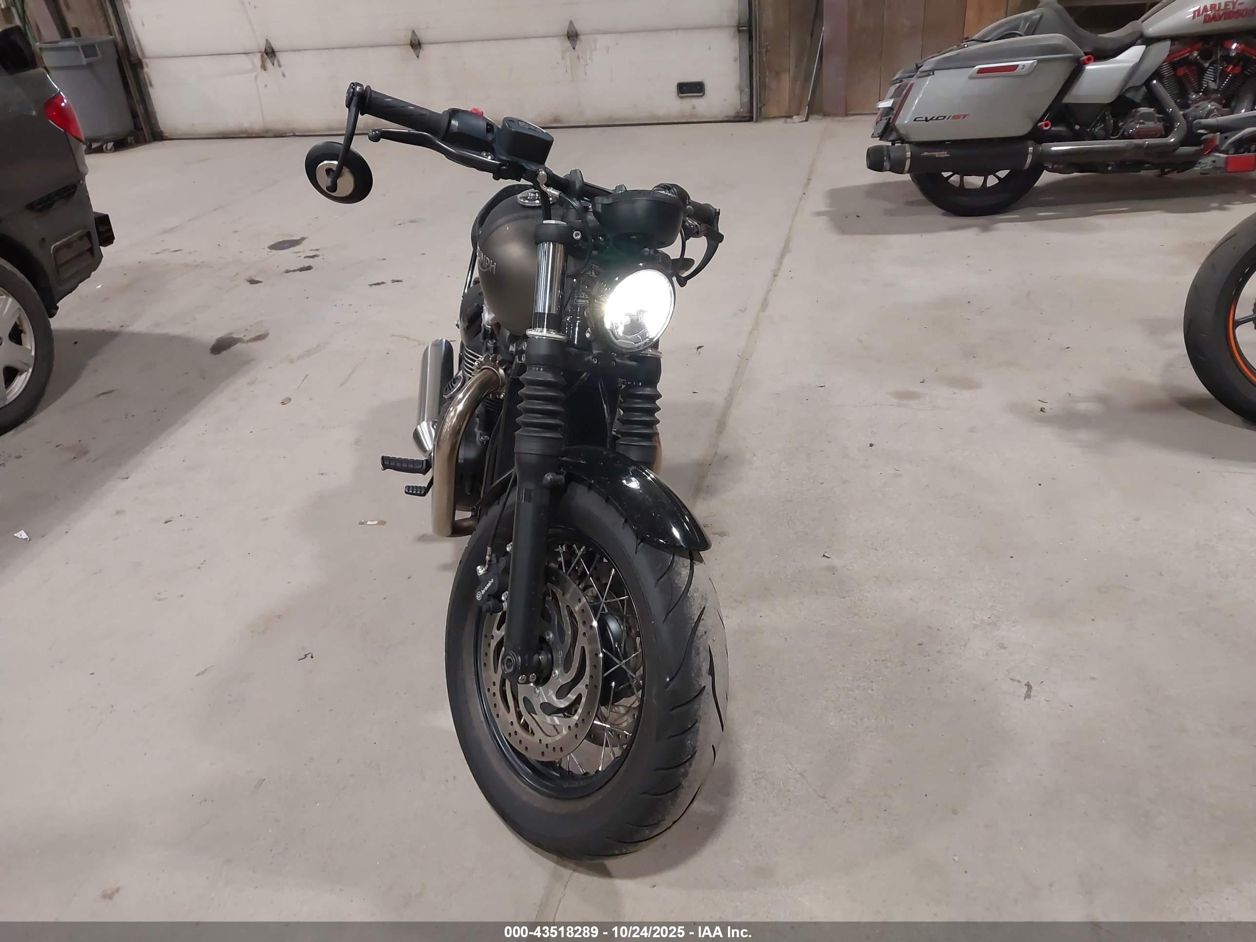 TRIUMPH MOTORCYCLE image 5