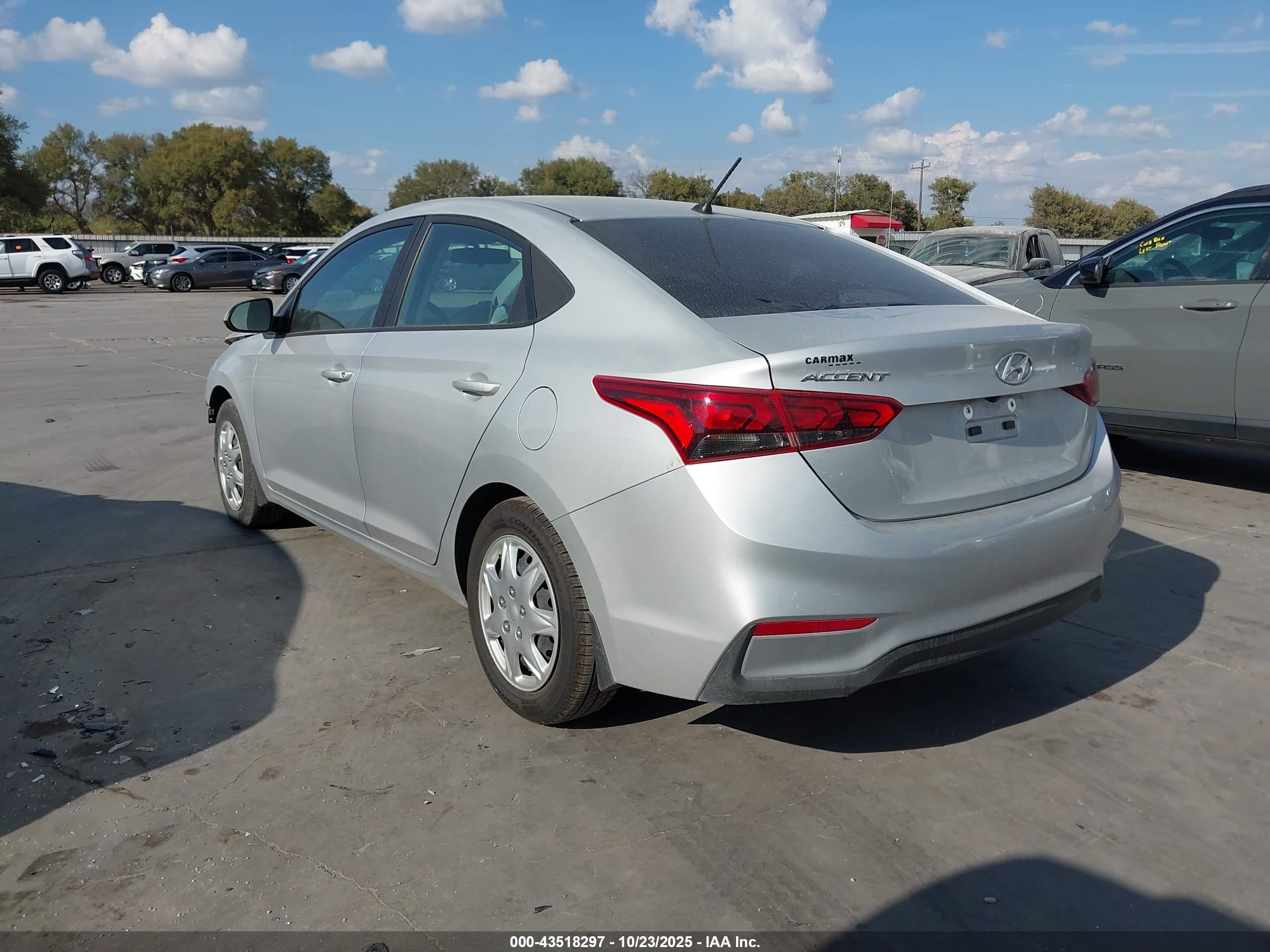 HYUNDAI ACCENT image 3