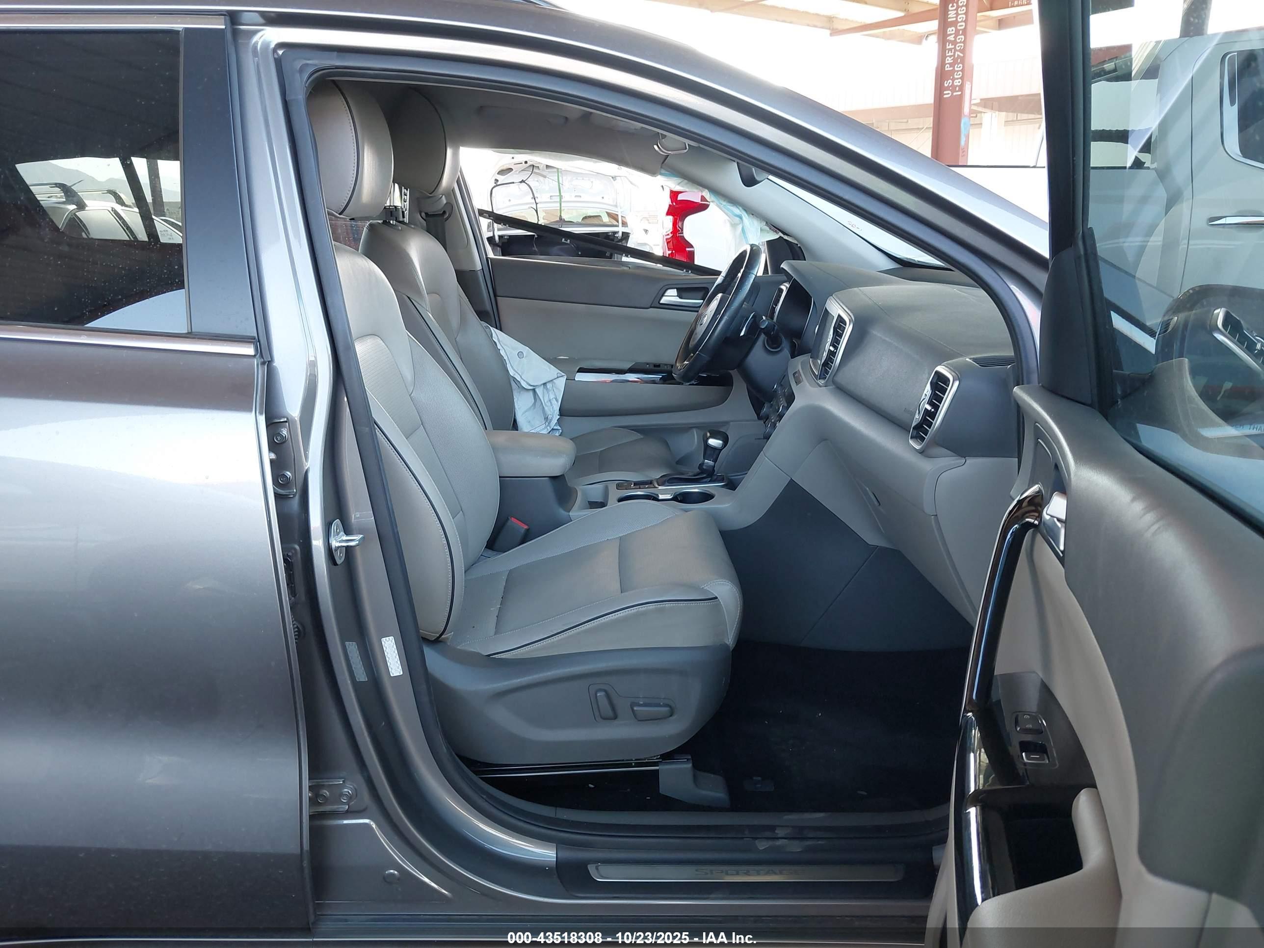 KIA SPORTAGE image 5