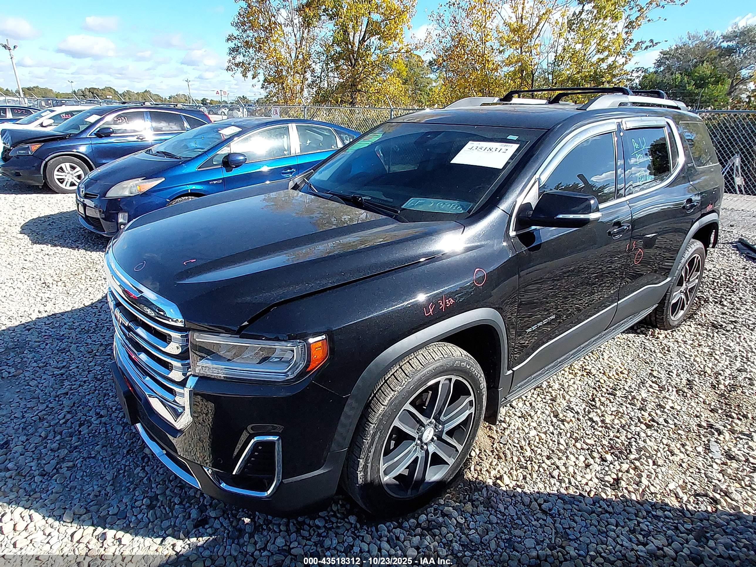GMC ACADIA image 2