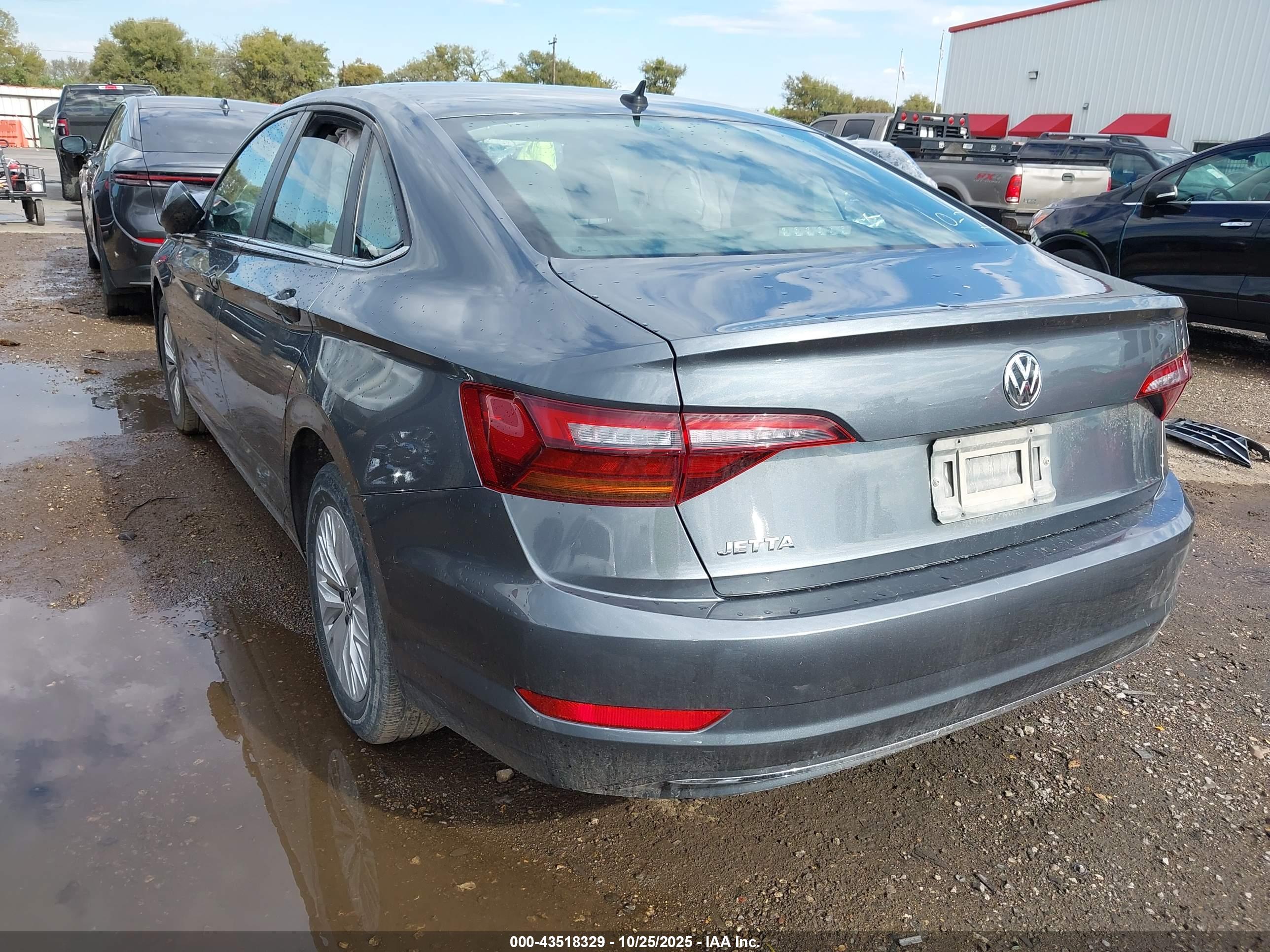 VOLKSWAGEN JETTA image 3
