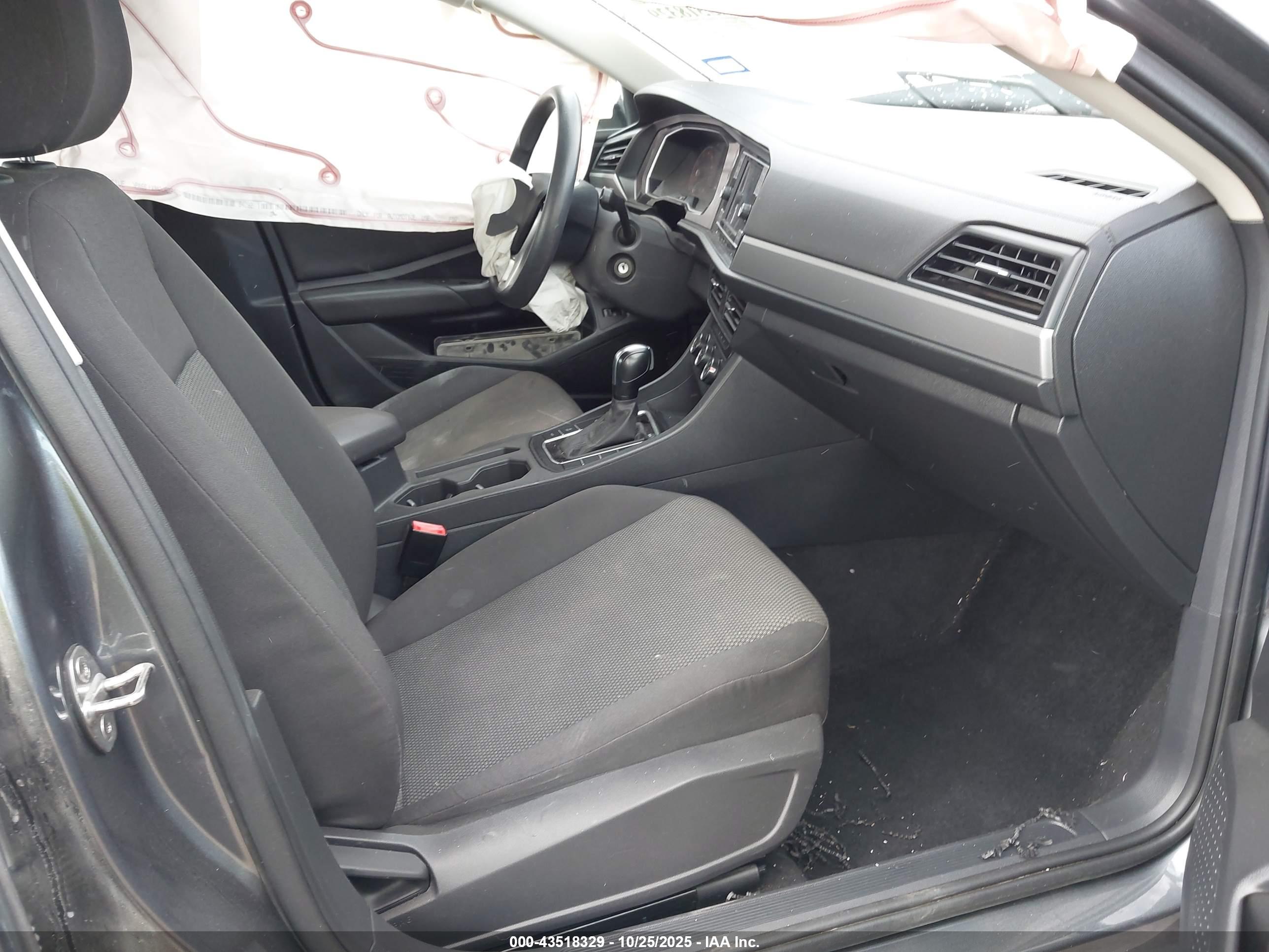 VOLKSWAGEN JETTA image 5