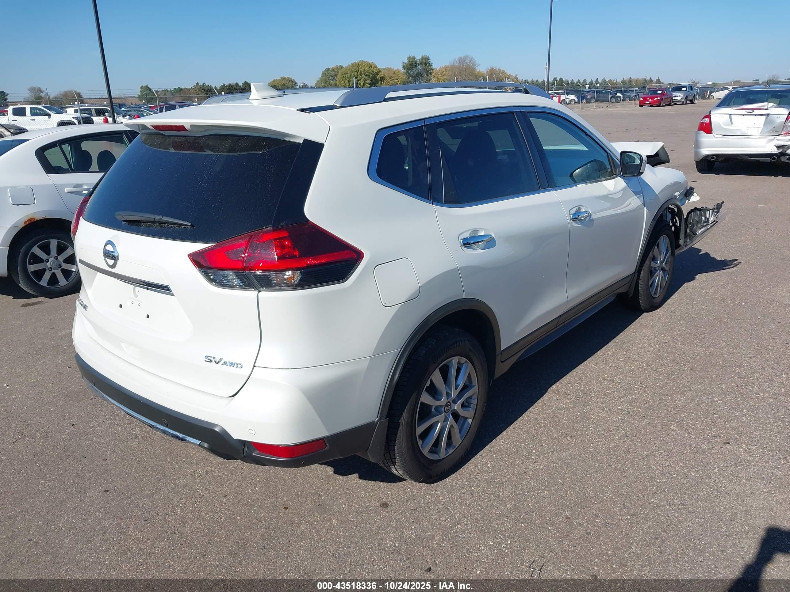 NISSAN ROGUE image 4