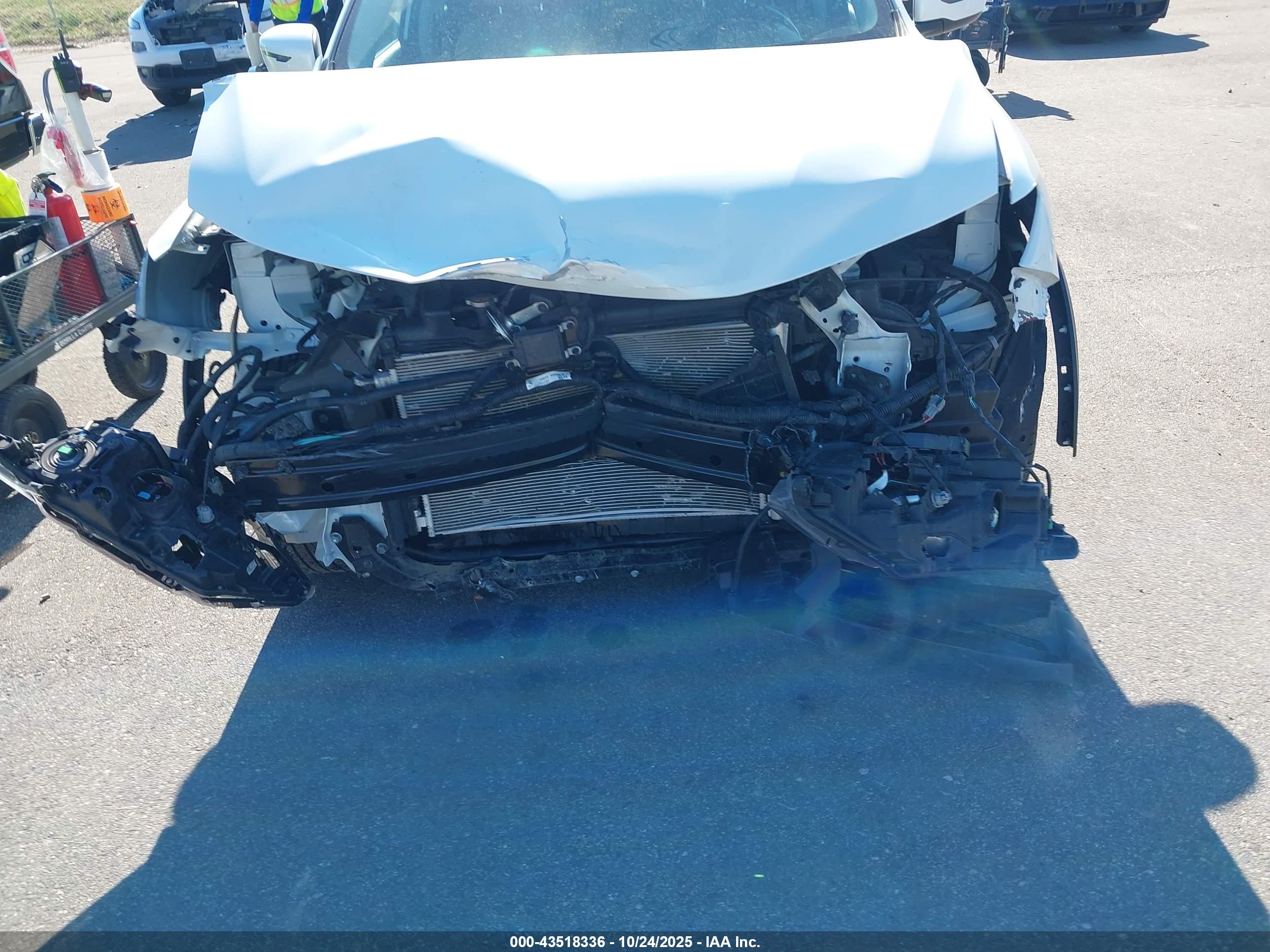NISSAN ROGUE image 6