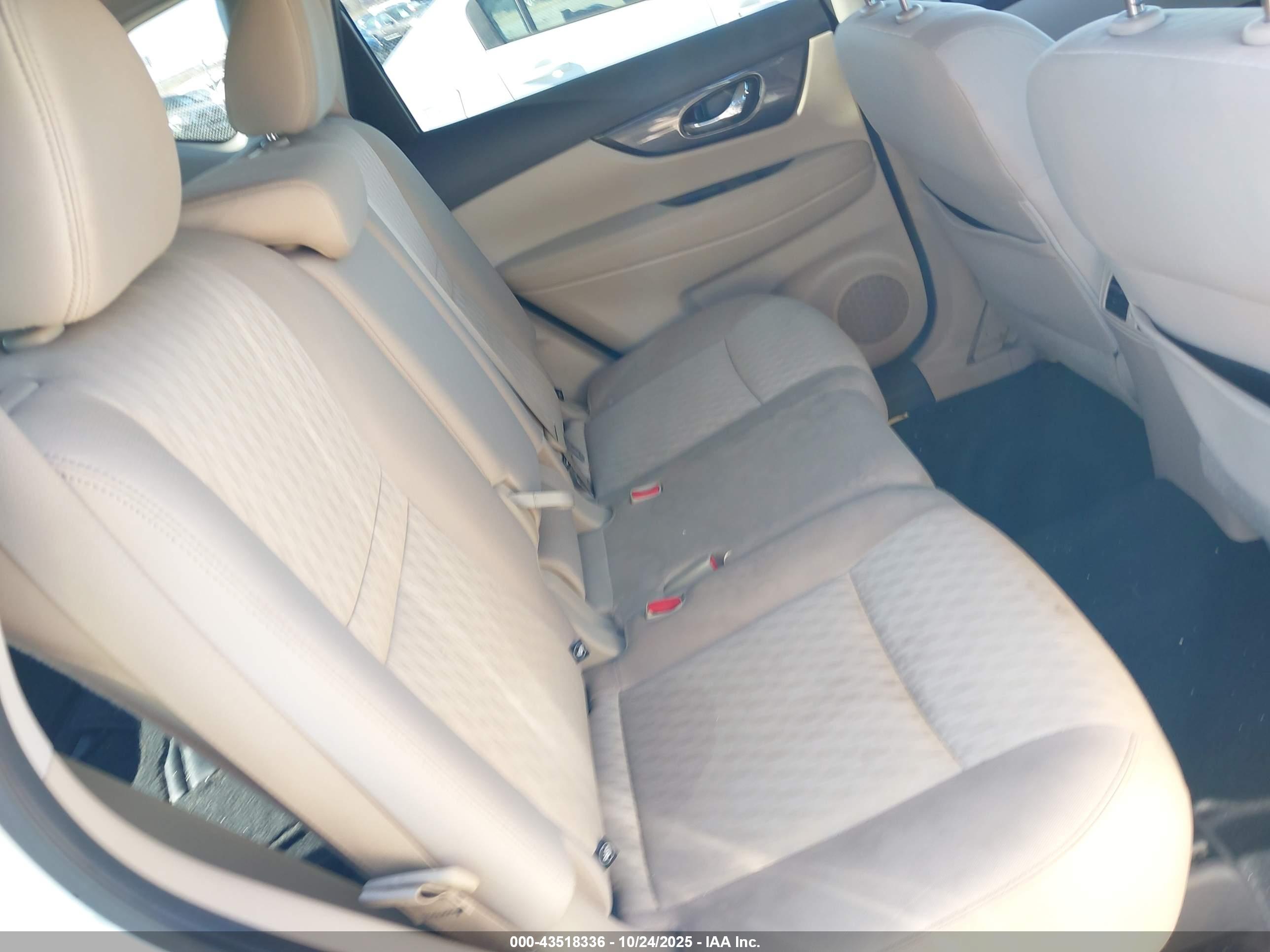 NISSAN ROGUE image 8