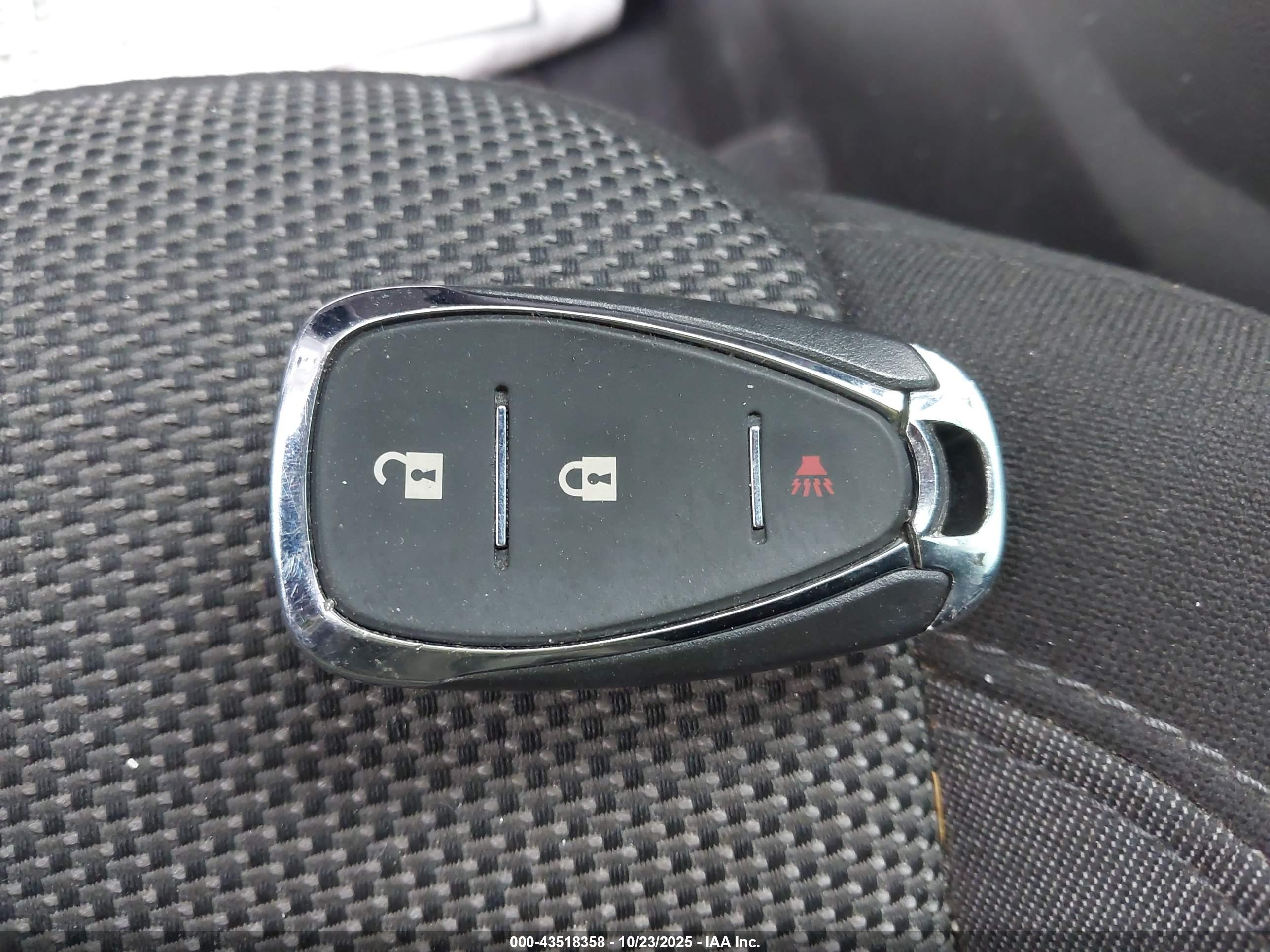 CHEVROLET TRAVERSE image 11