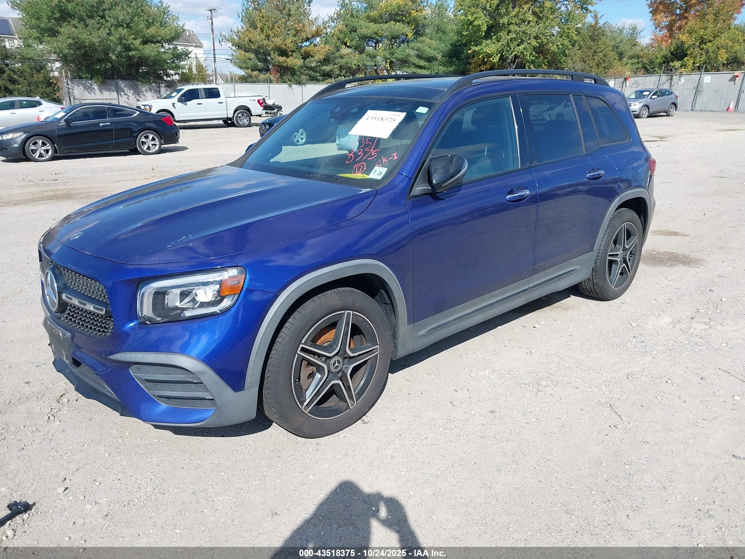 MERCEDES-BENZ GLB image 2