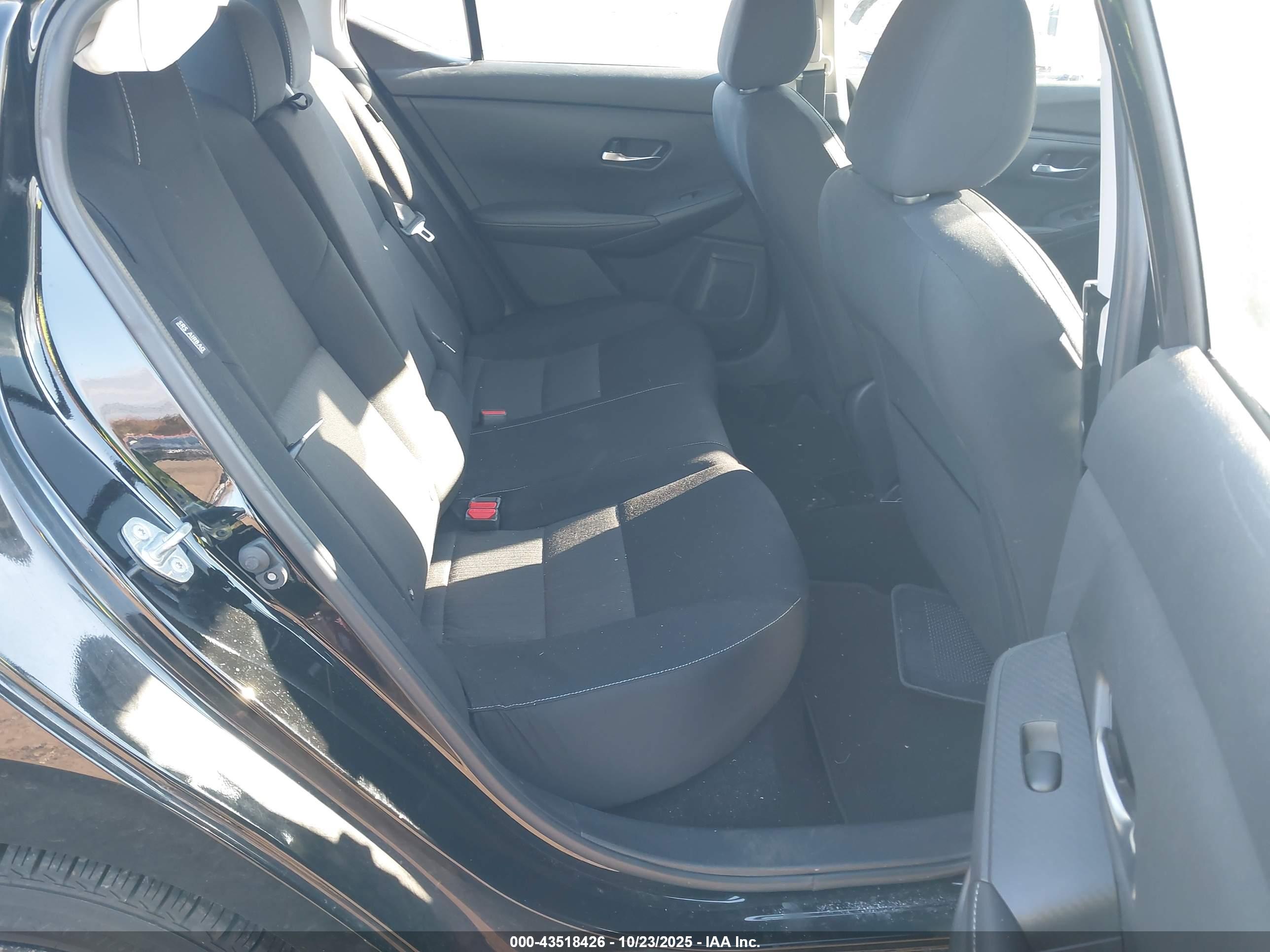 NISSAN SENTRA image 8