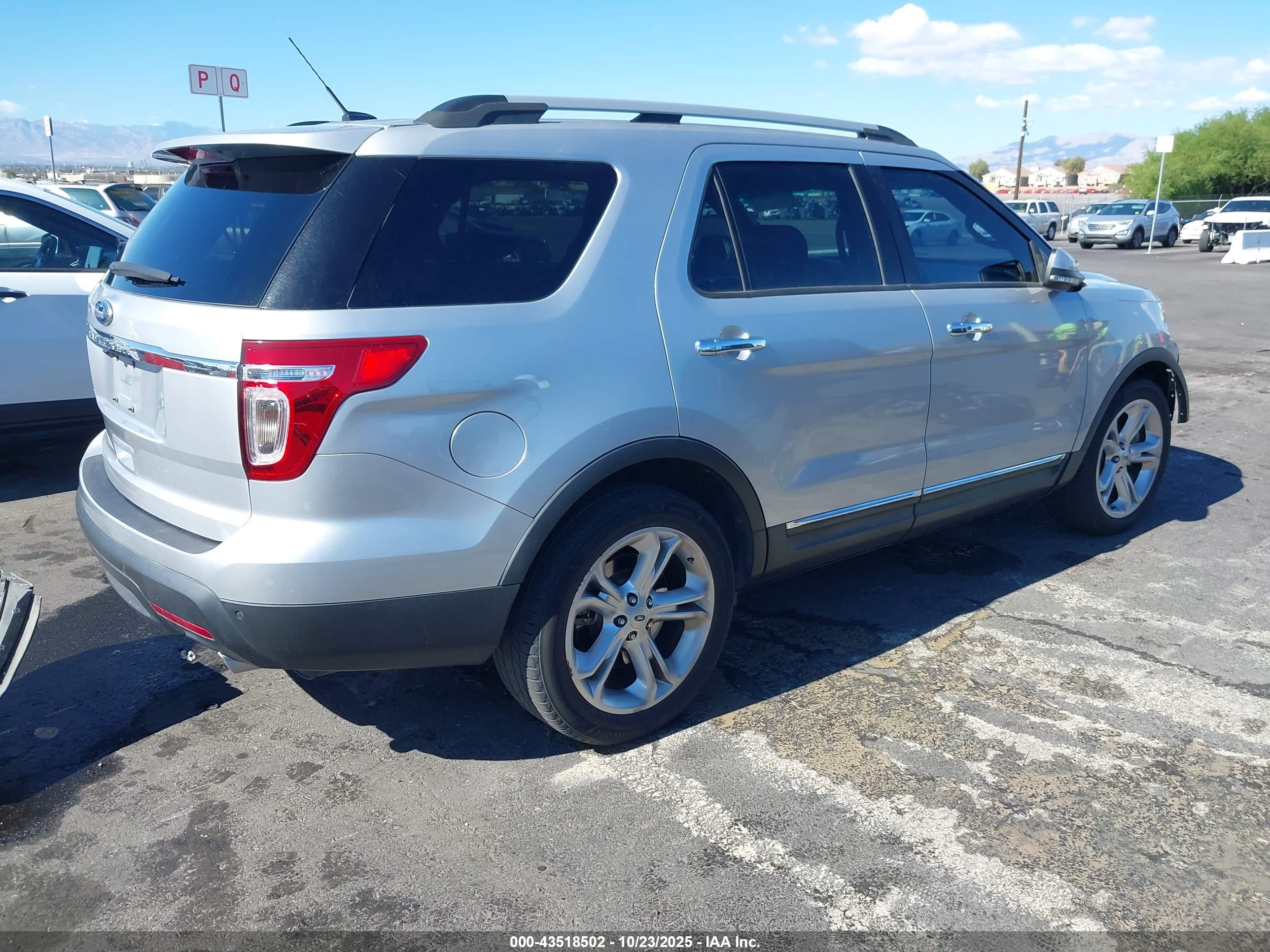 FORD EXPLORER image 4