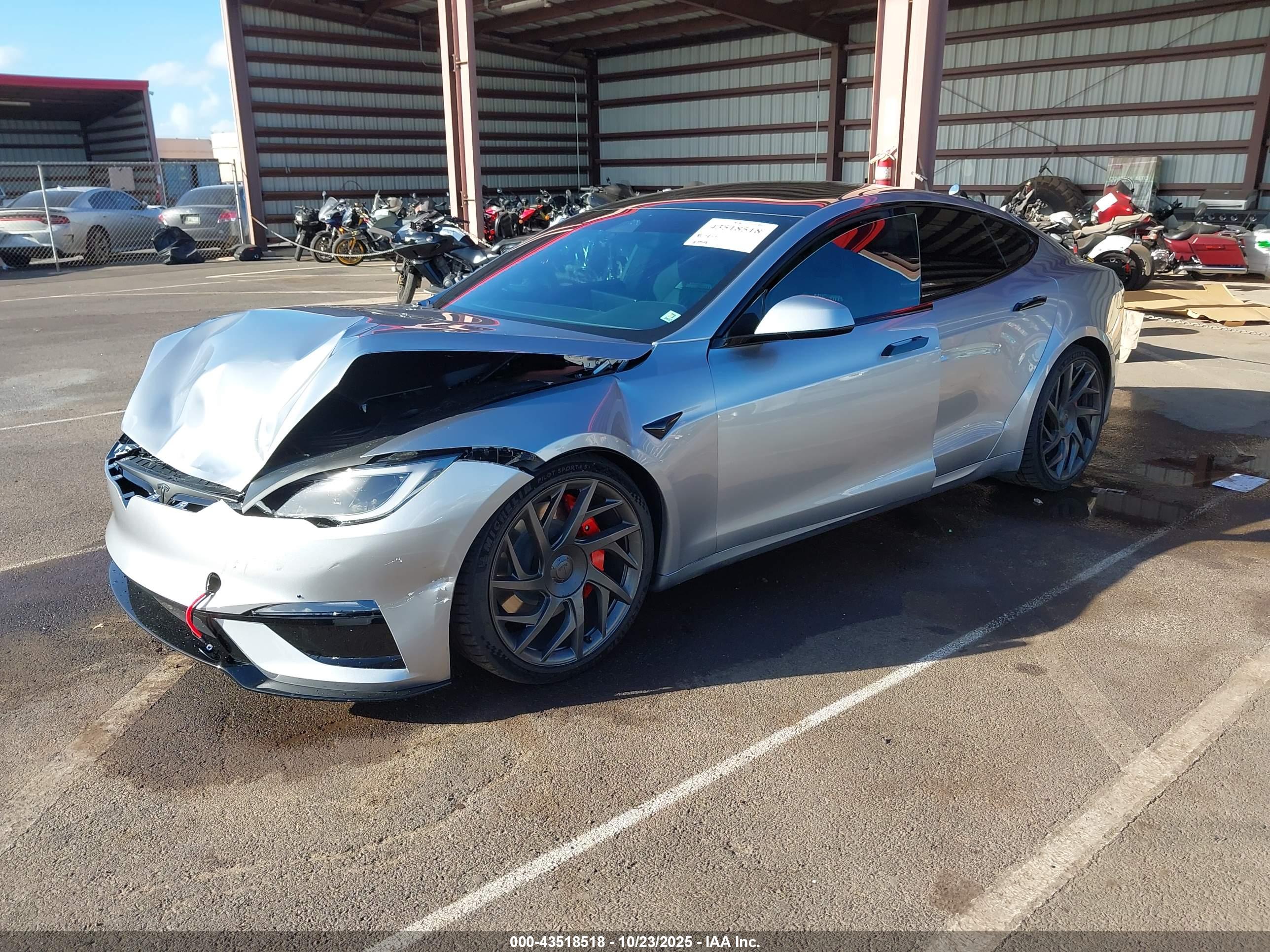 TESLA MODEL image 2