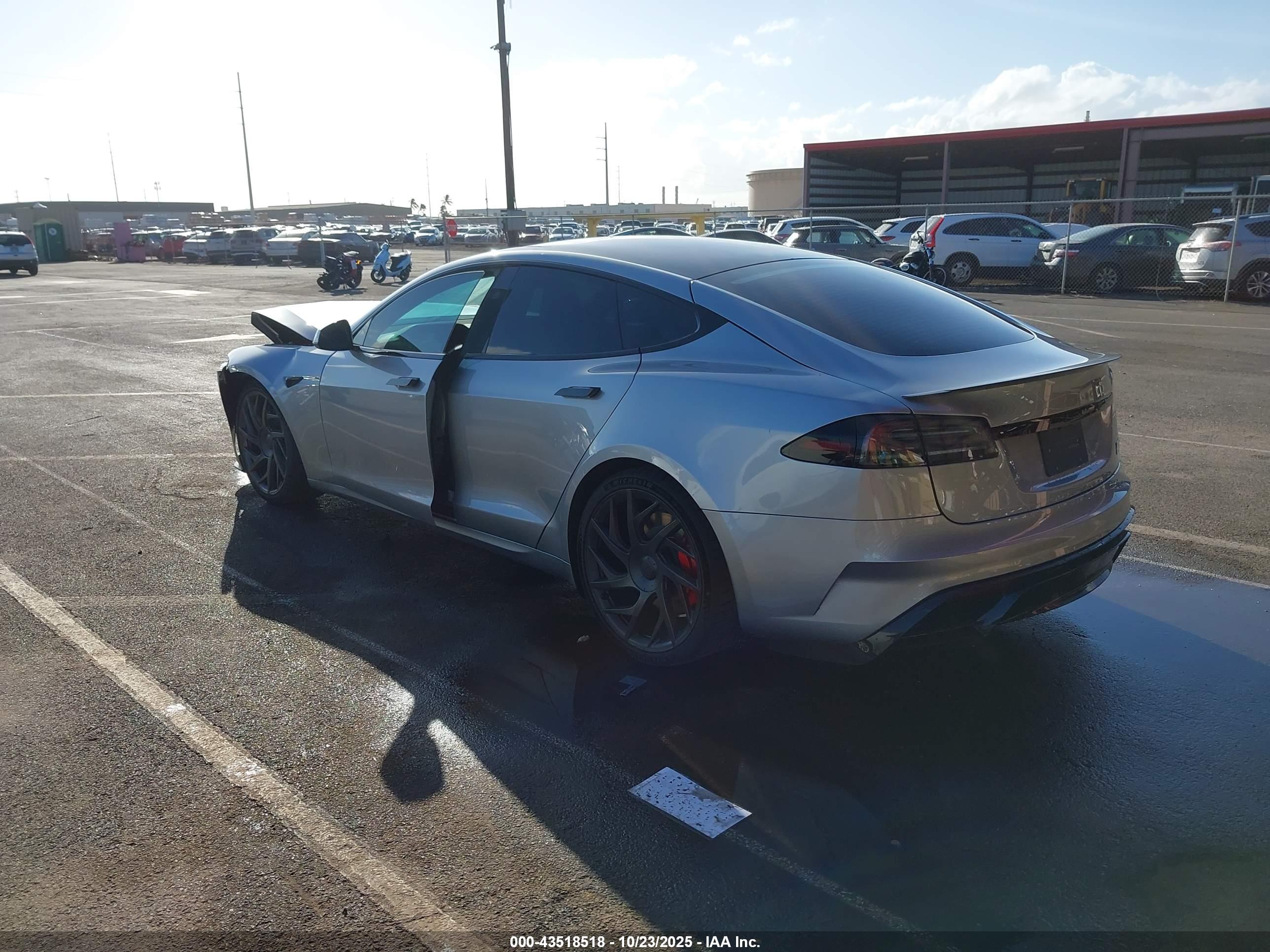 TESLA MODEL image 3