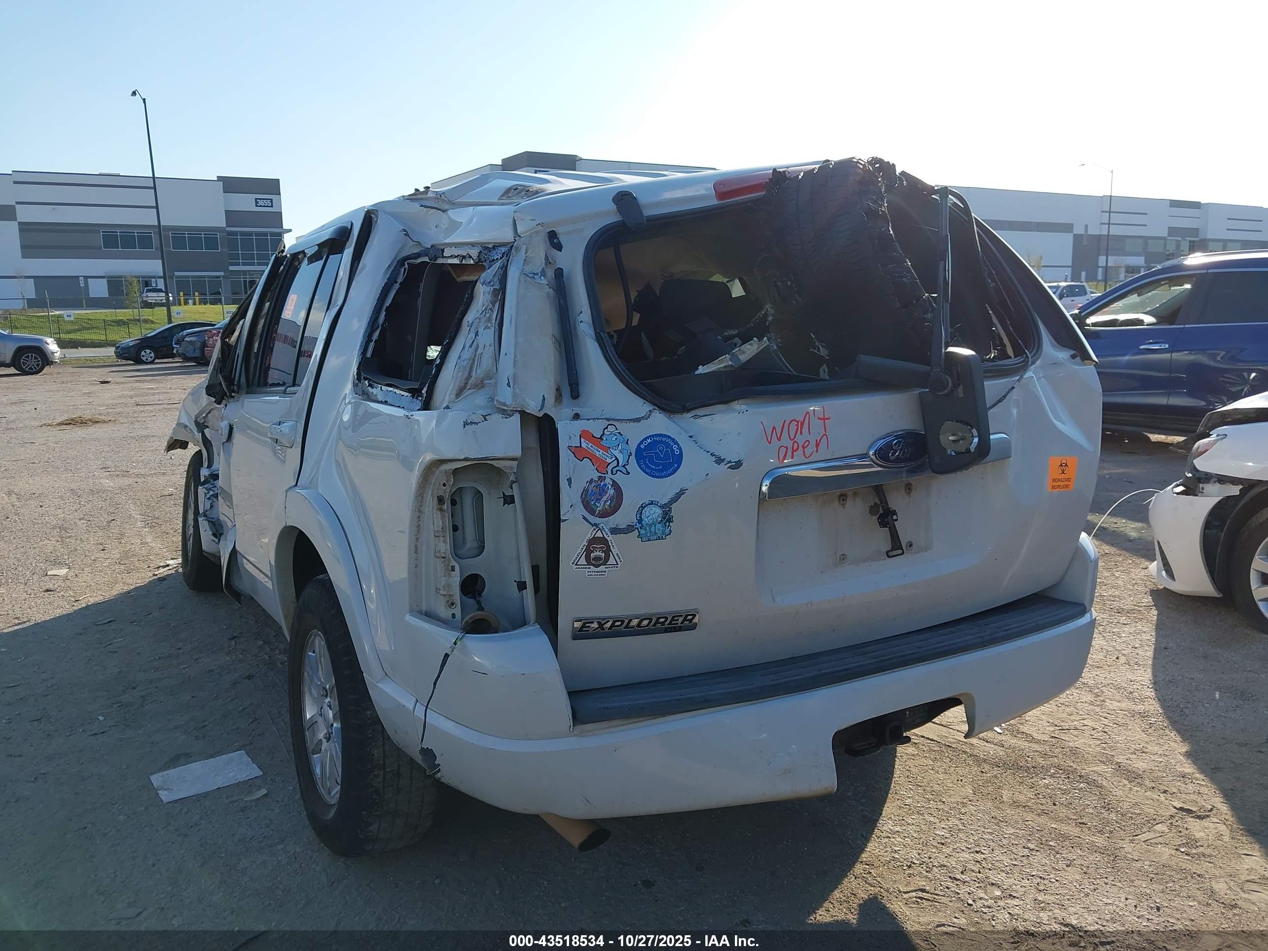 FORD EXPLORER image 3