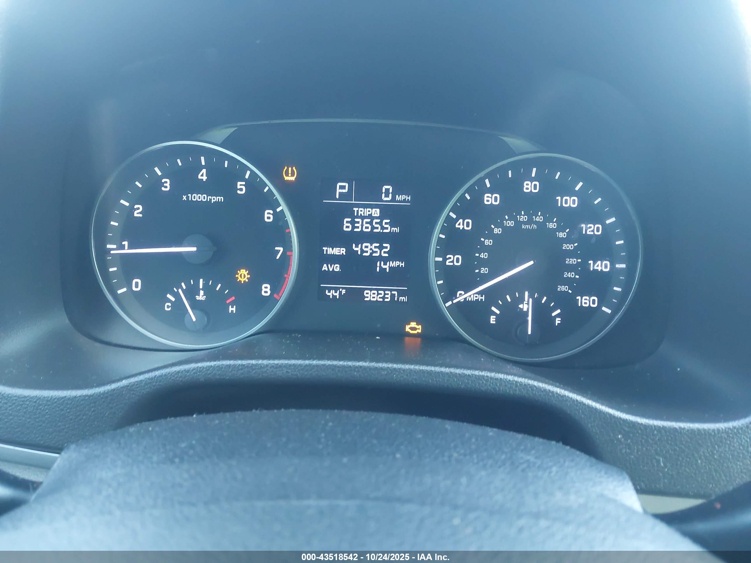 HYUNDAI ELANTRA image 7