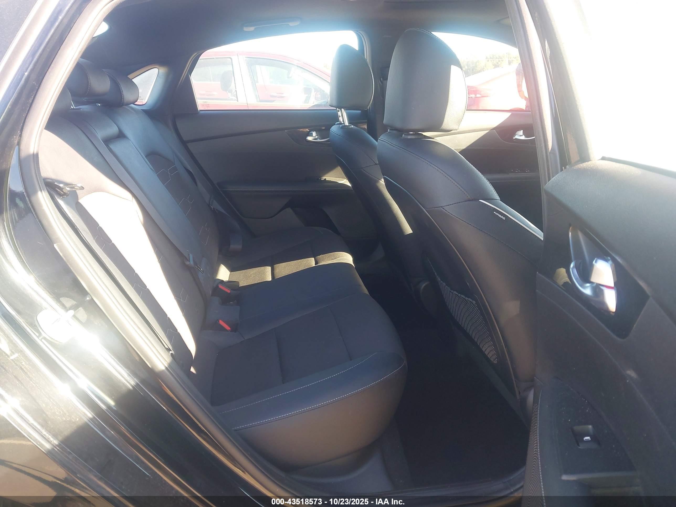 KIA FORTE image 8