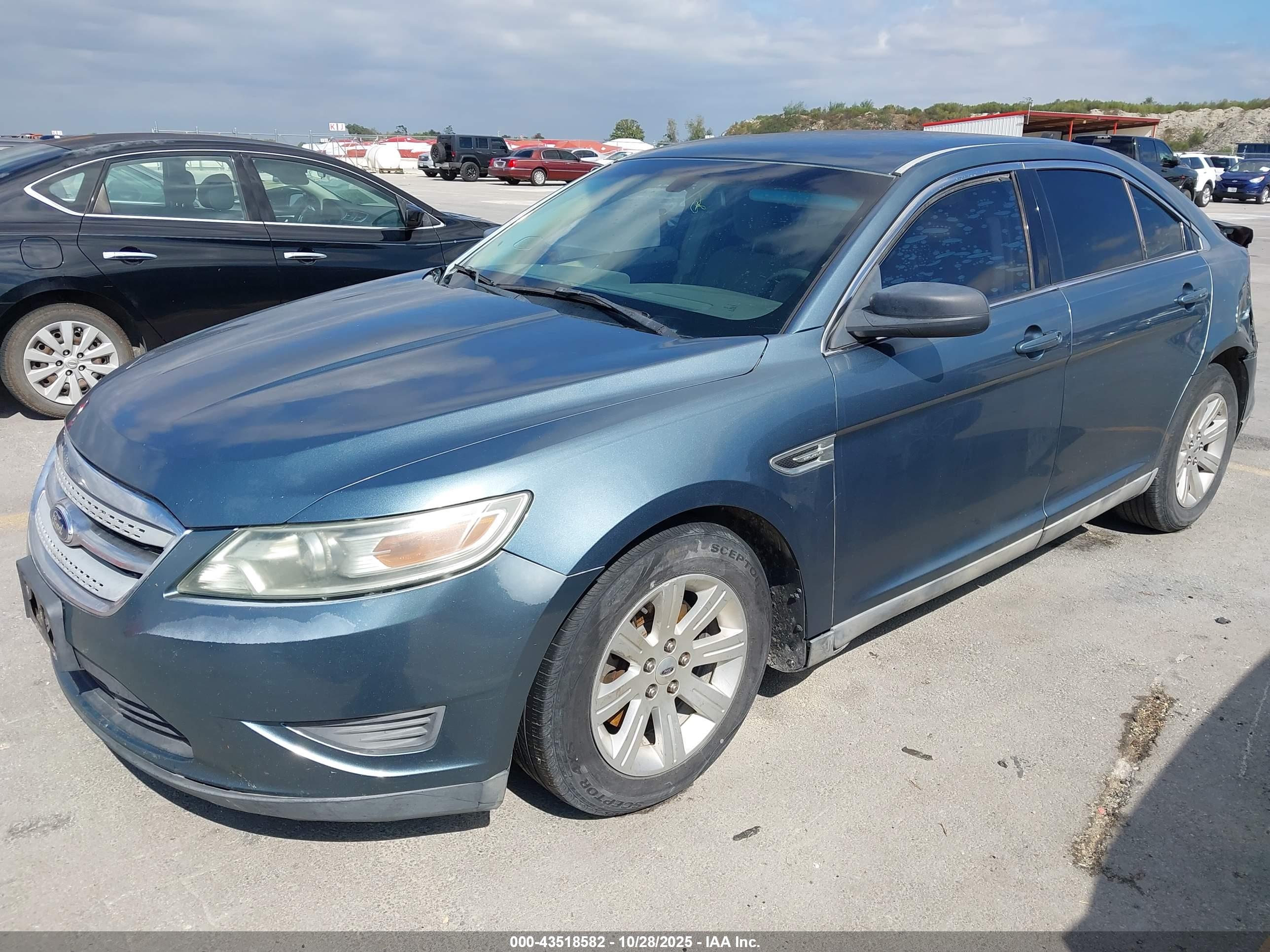 FORD TAURUS image 2