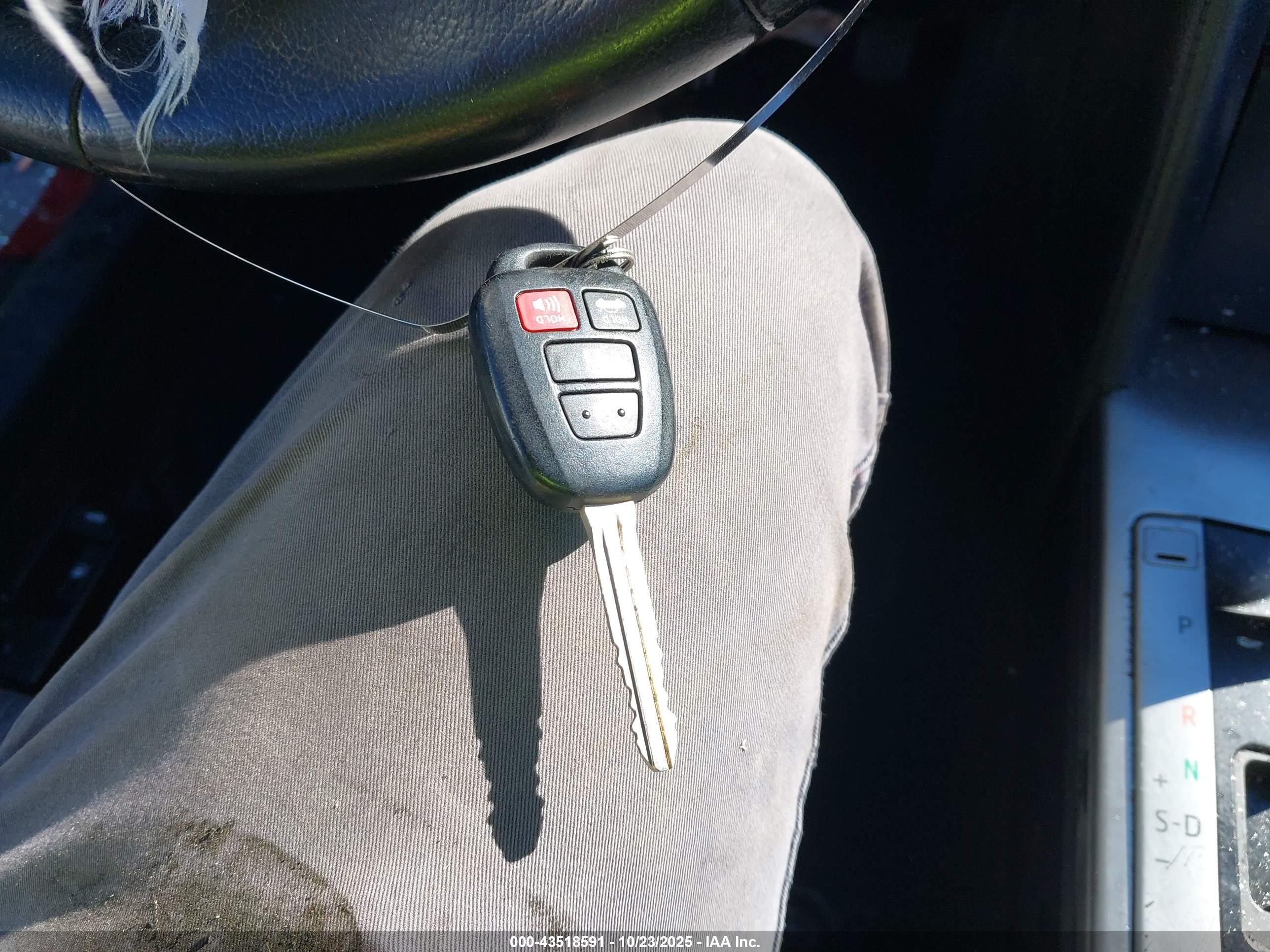 TOYOTA CAMRY image 11