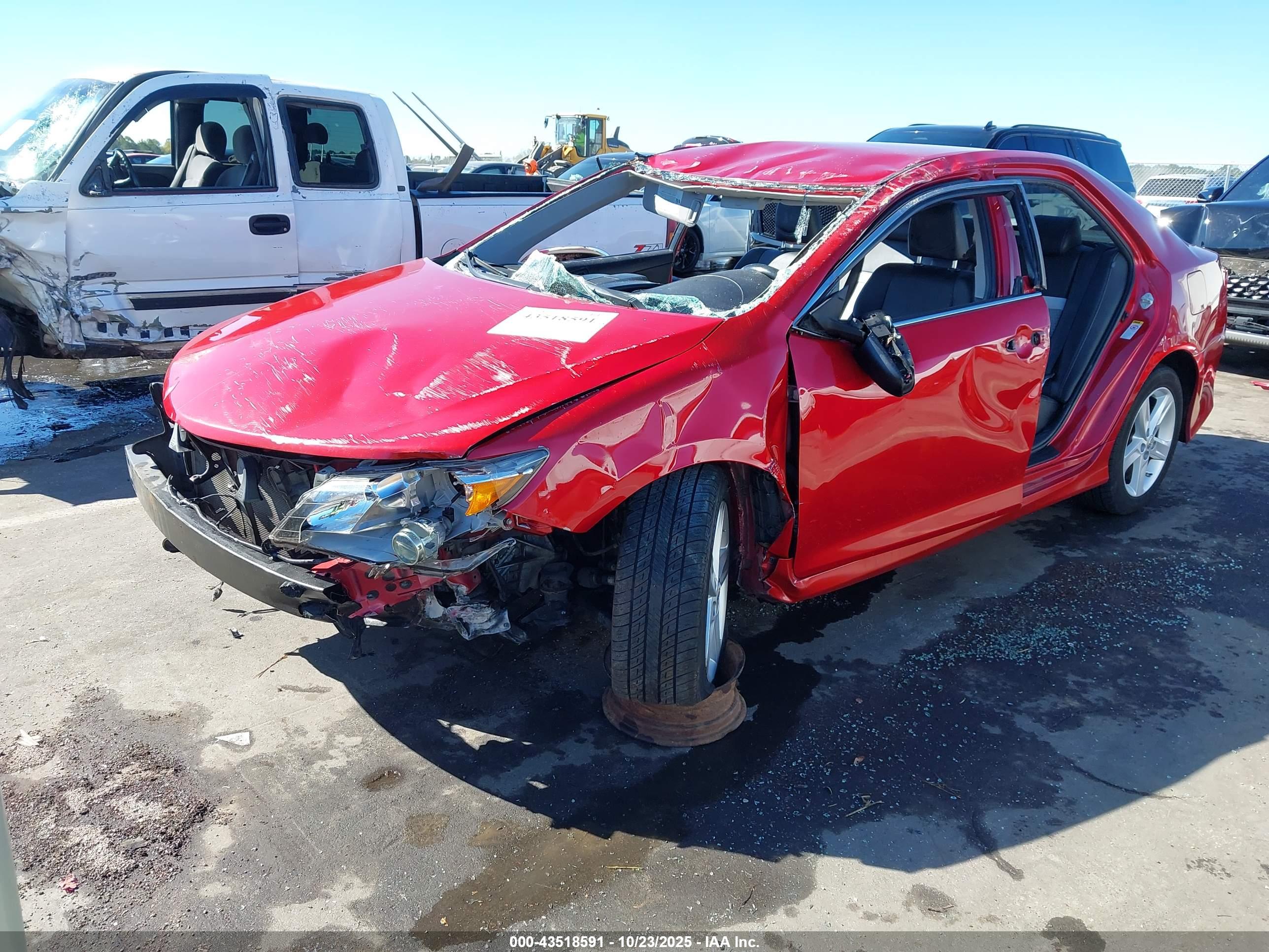 TOYOTA CAMRY image 2
