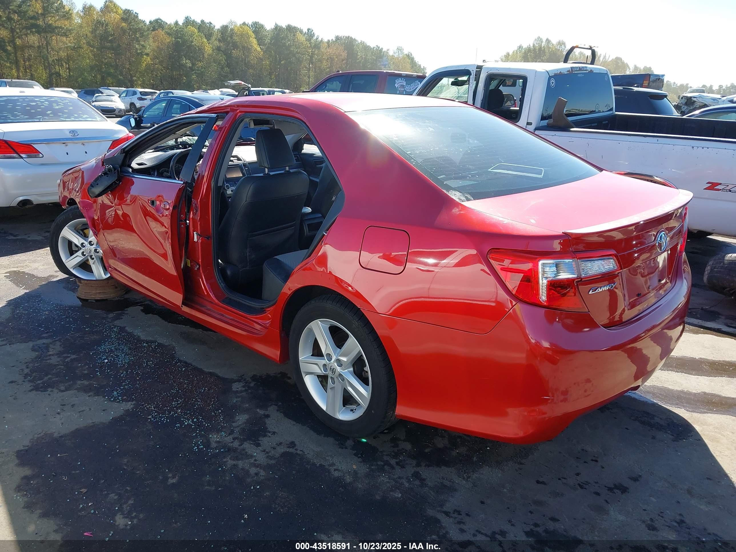 TOYOTA CAMRY image 3