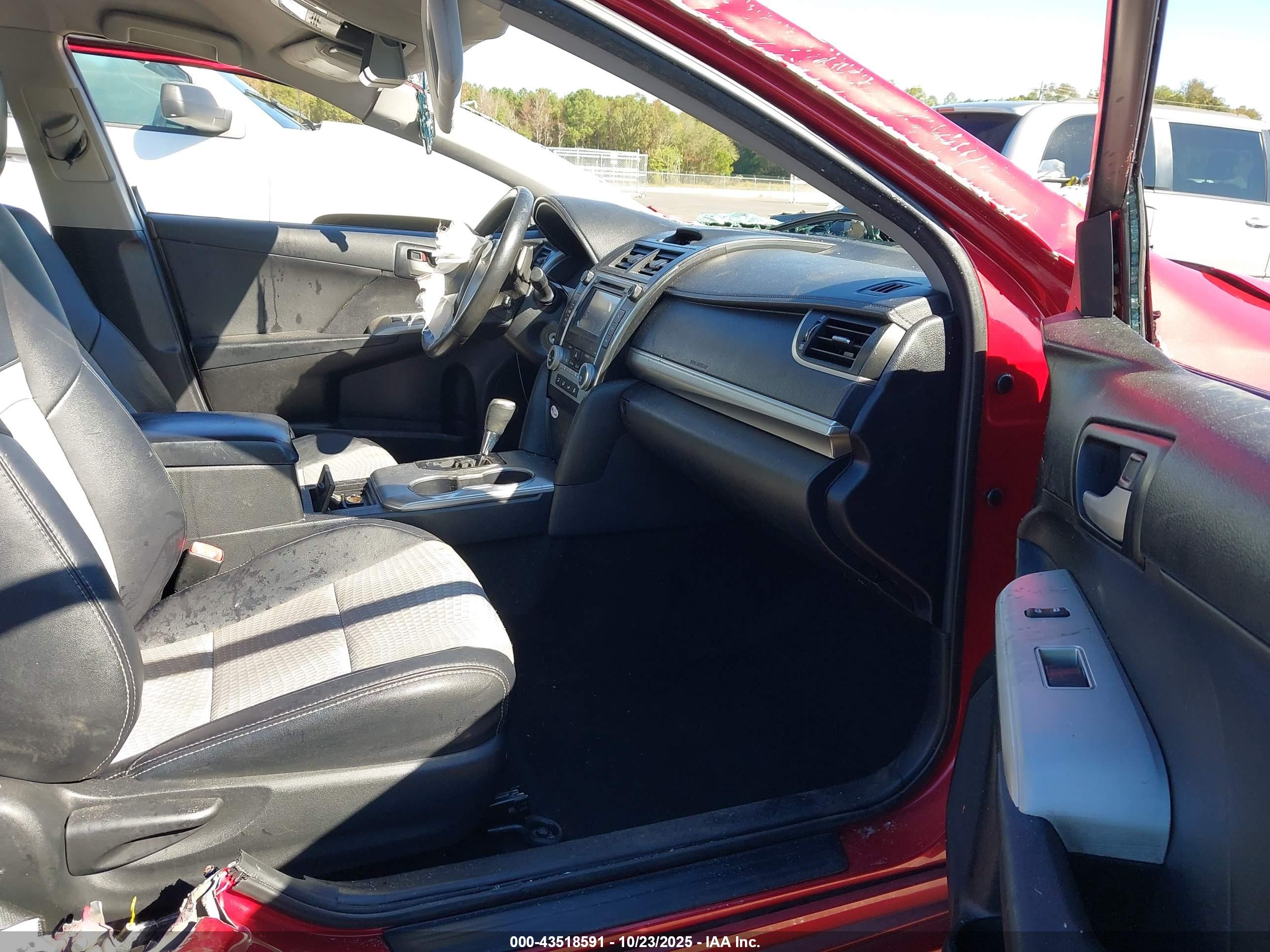 TOYOTA CAMRY image 5