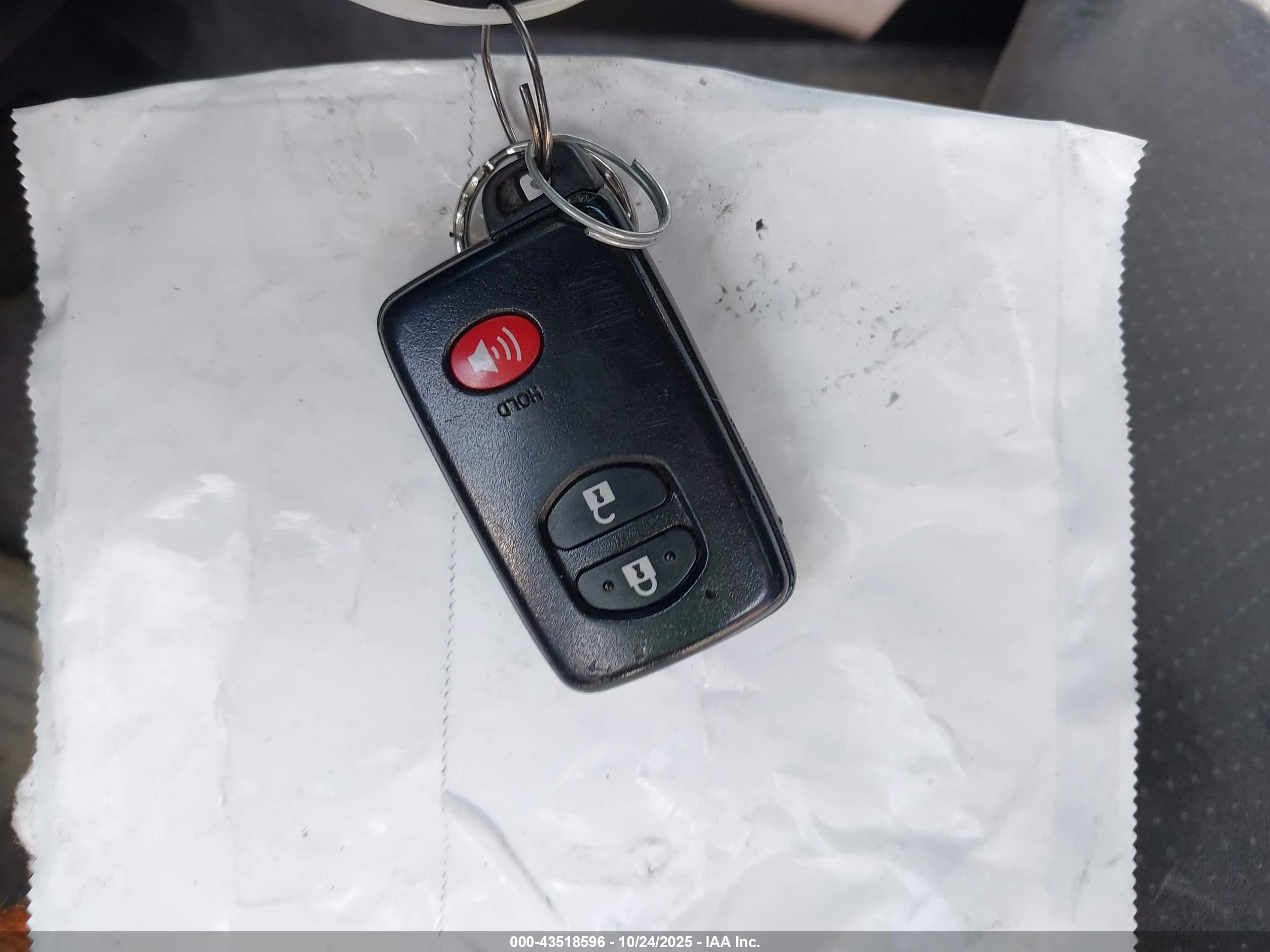 TOYOTA PRIUS image 11