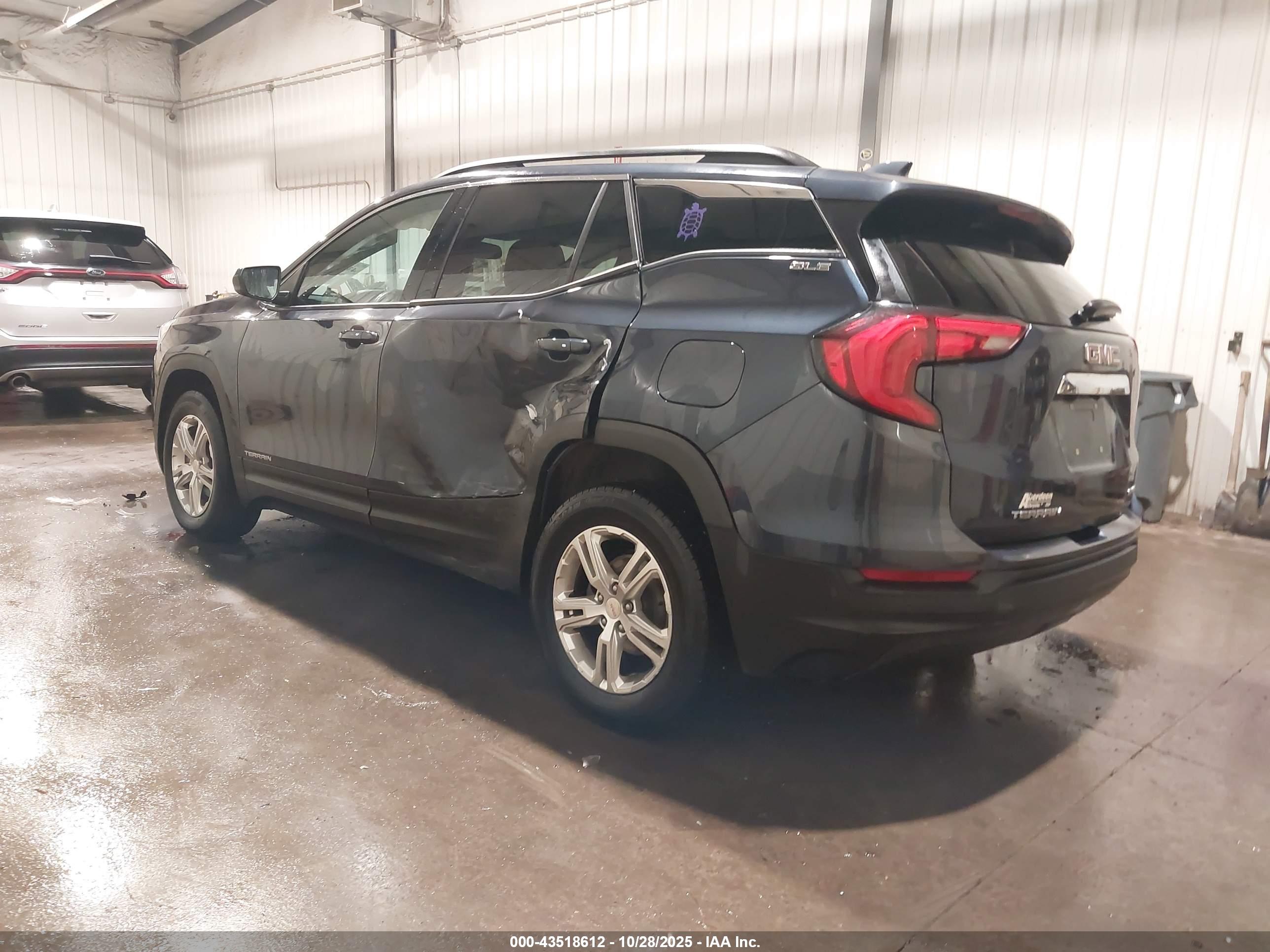 GMC TERRAIN image 3