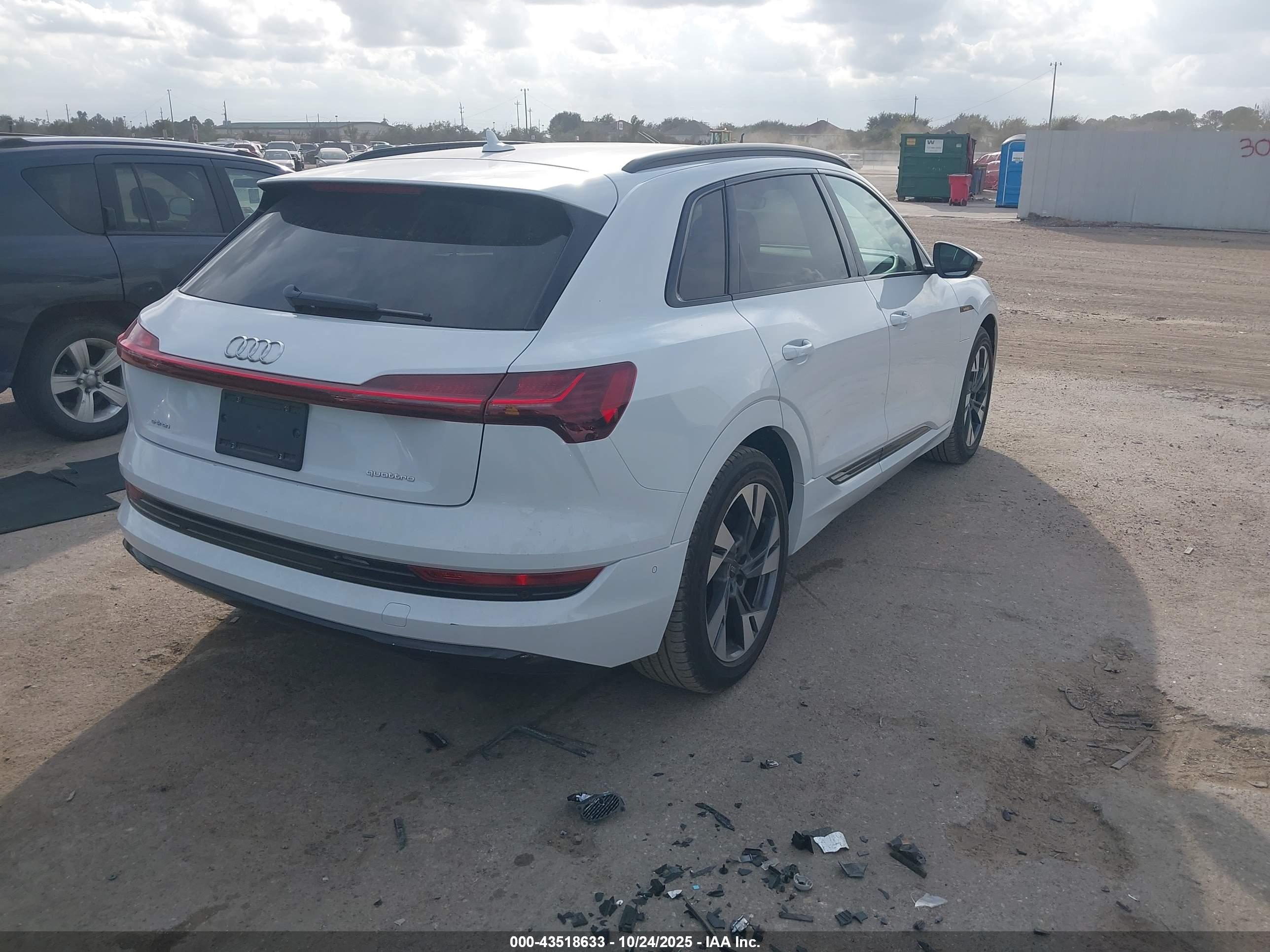 AUDI E-TRON image 4